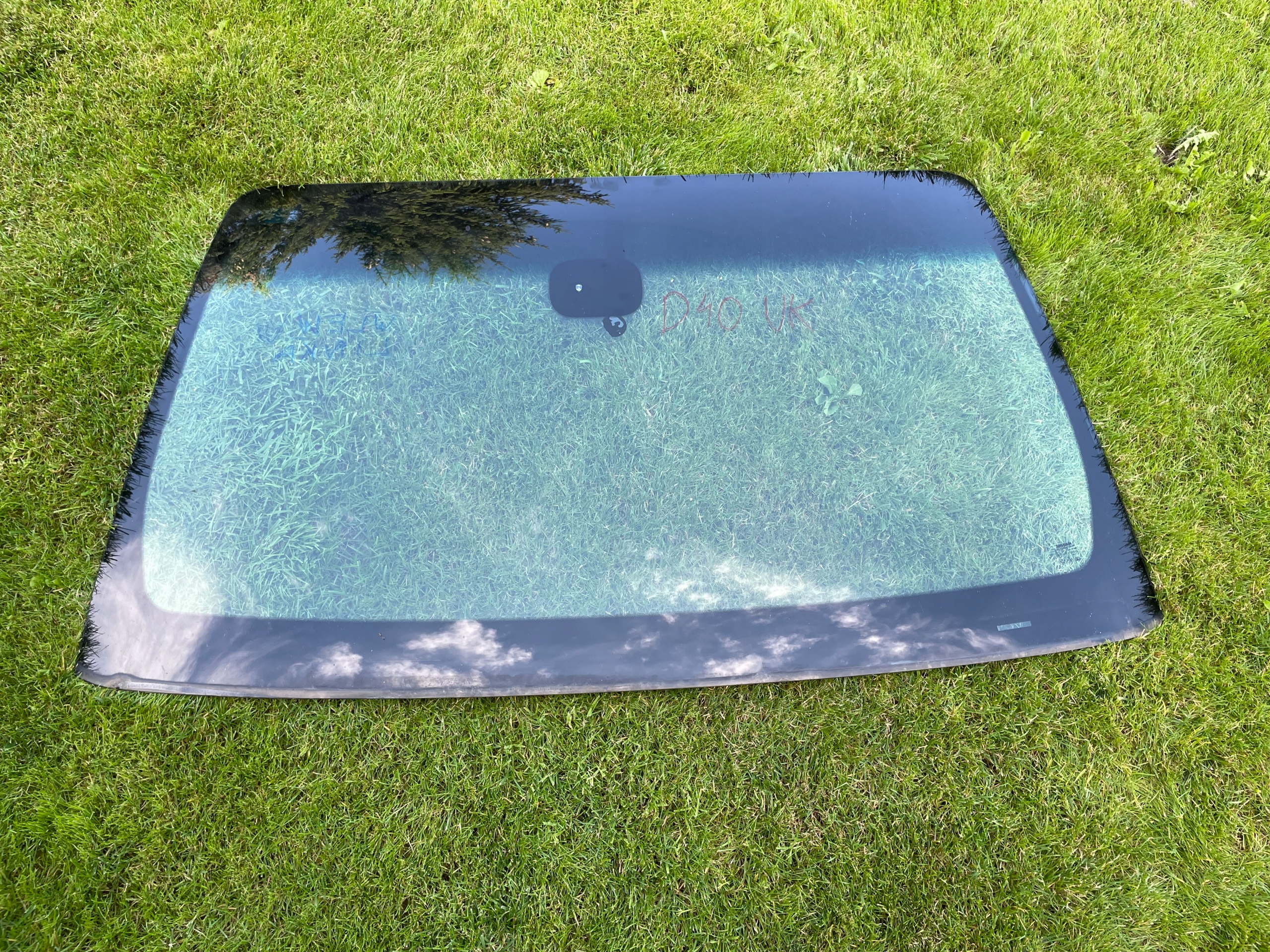 06r - Nissan Navara D40 лобове скло Англійська