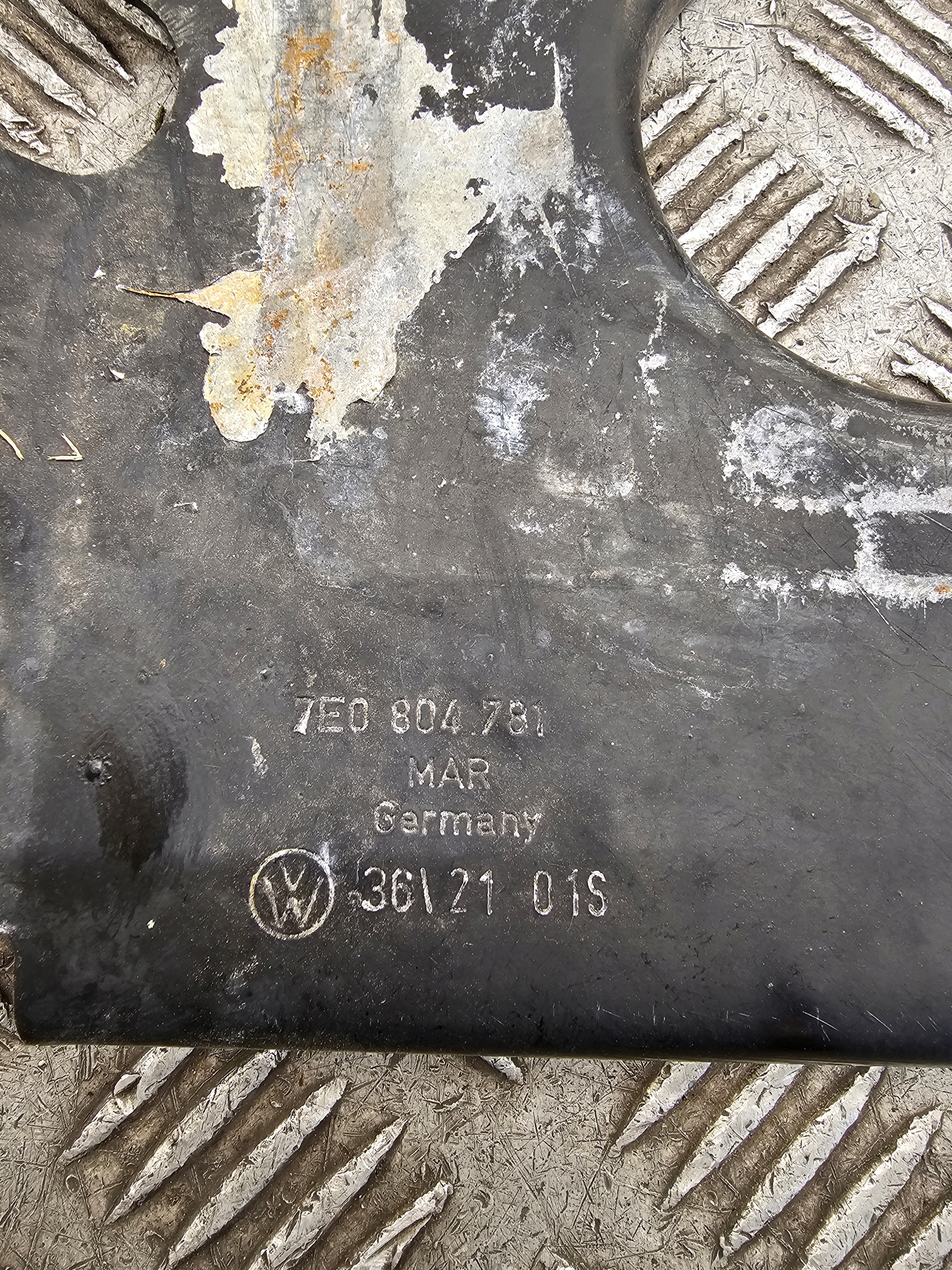 Grundlage AKUMULATORA 7E0804781 VW T6 T6.1 MULTIVAN Original