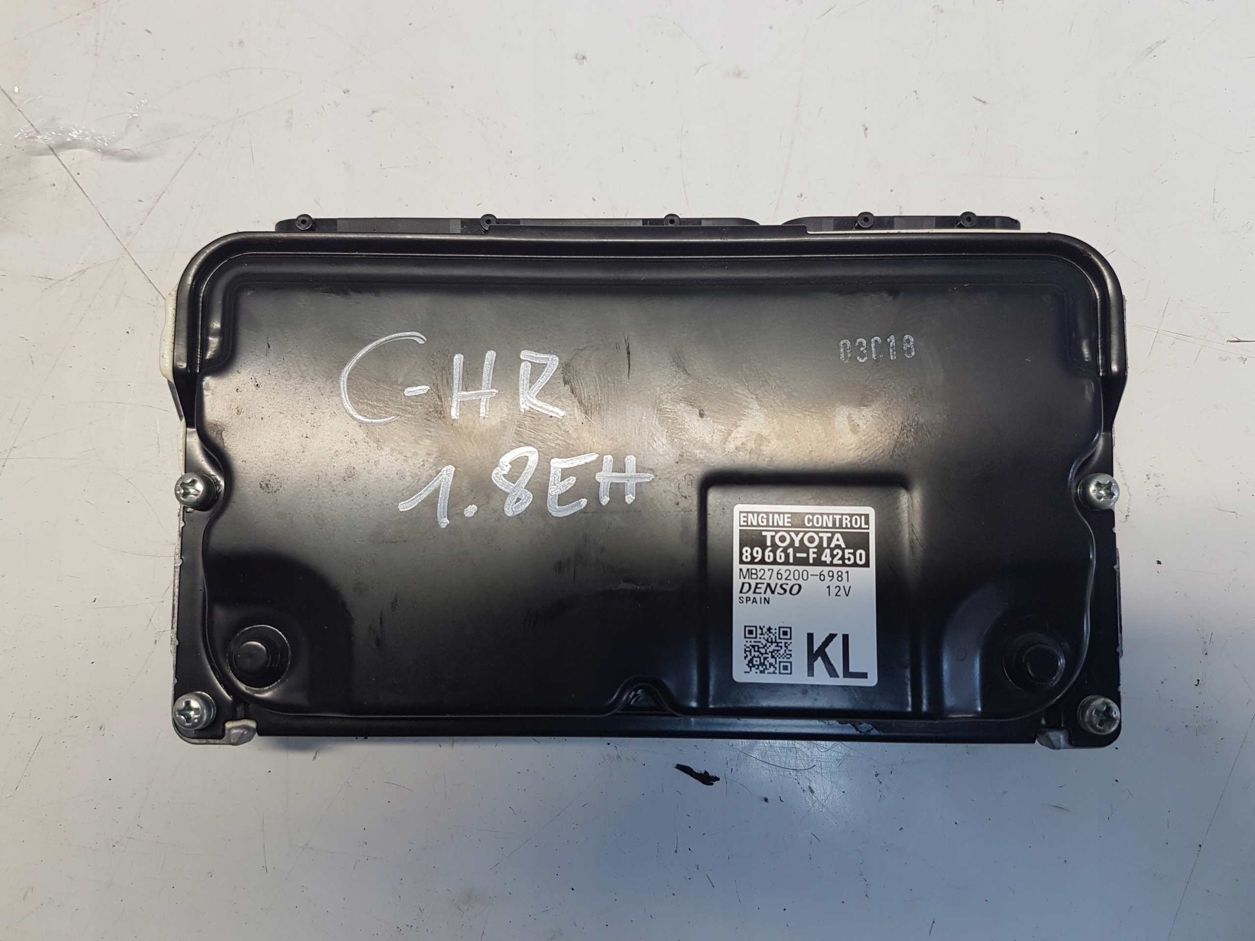 TOYOTA C-HR 1.8 Hybrid computer control unit ECU