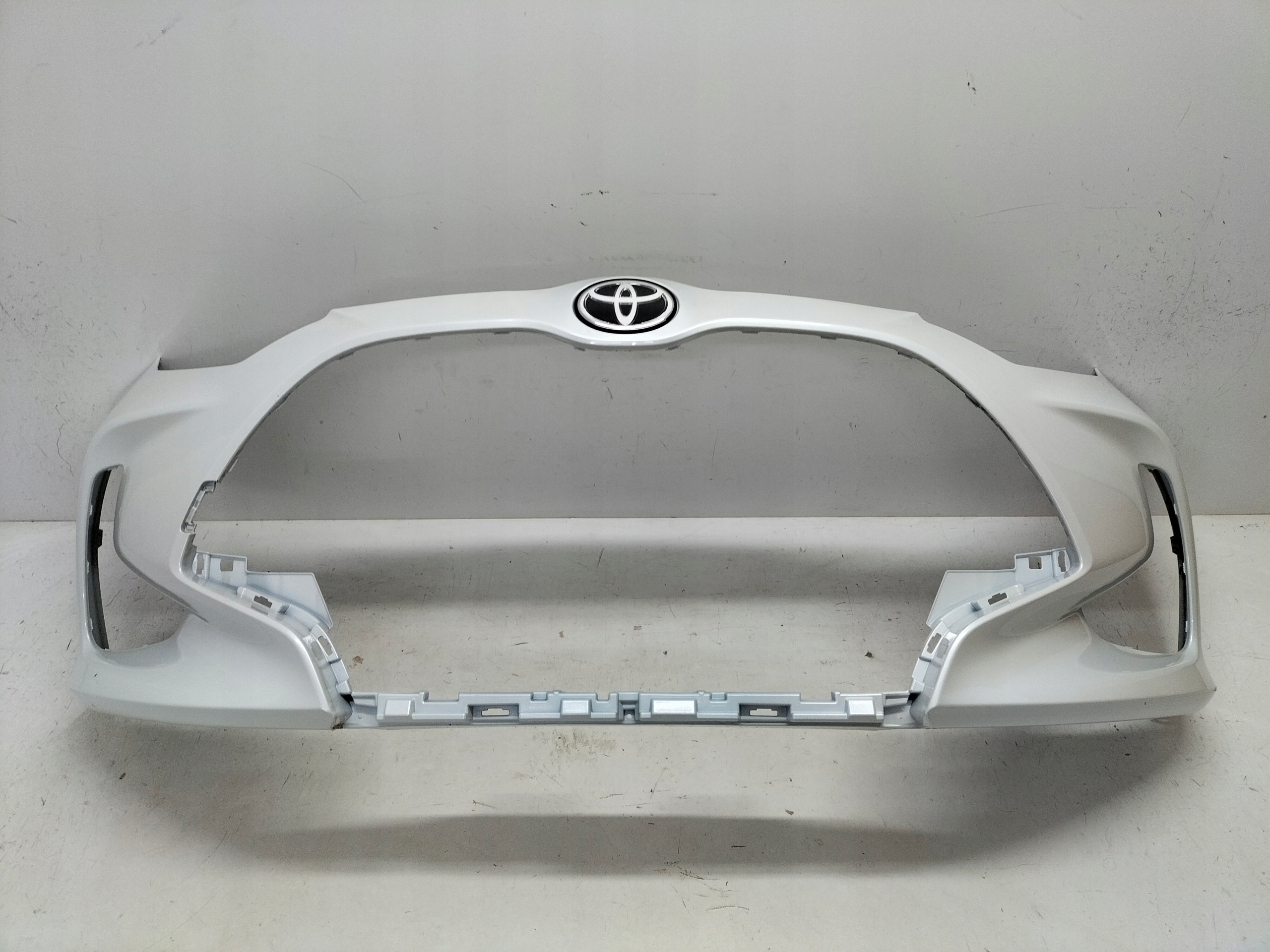 front bumper front TOYOTA YARIS 4 IV 20