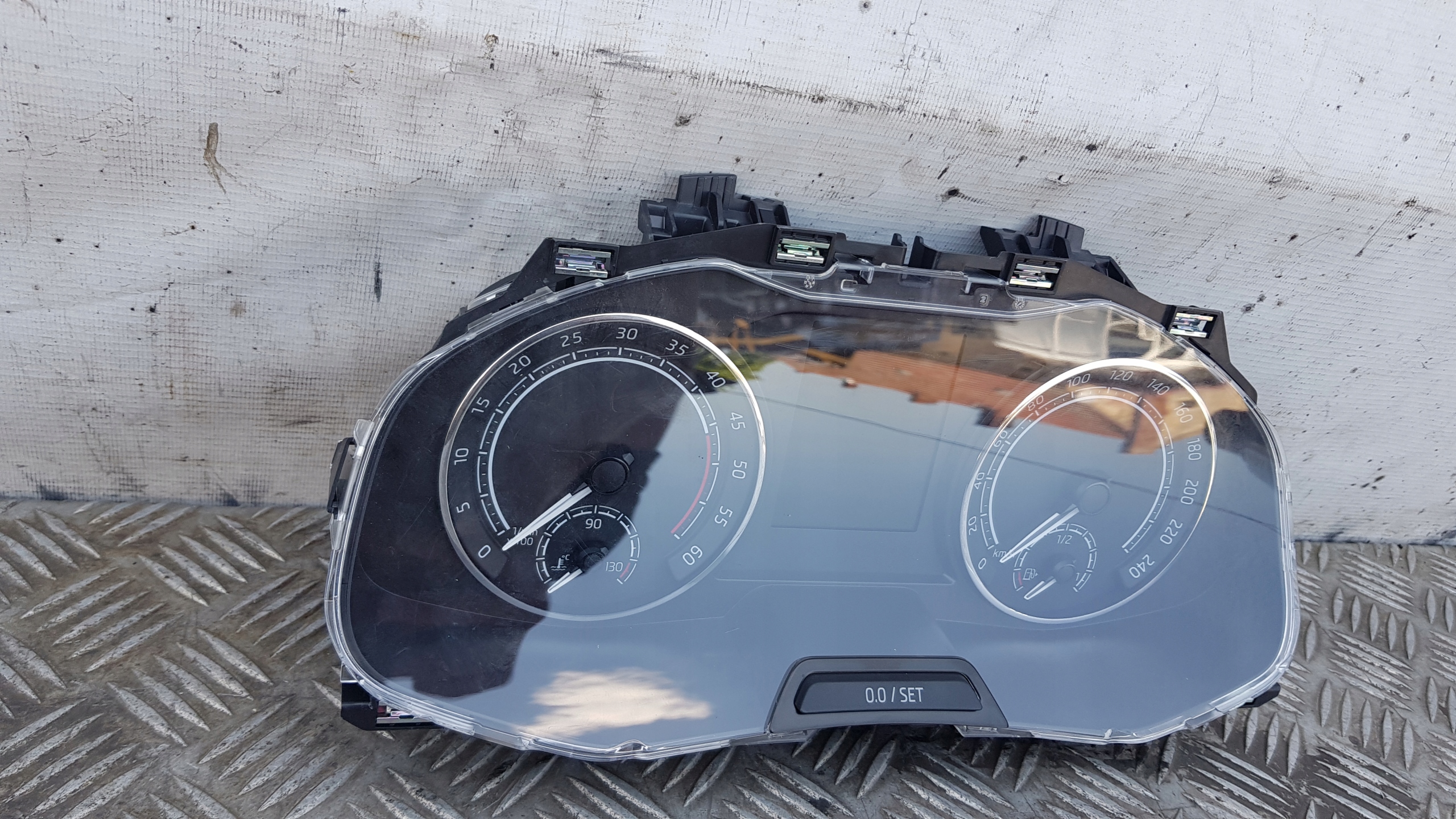 SKODA SCALA dials clock 1.6 TDI 654920741a