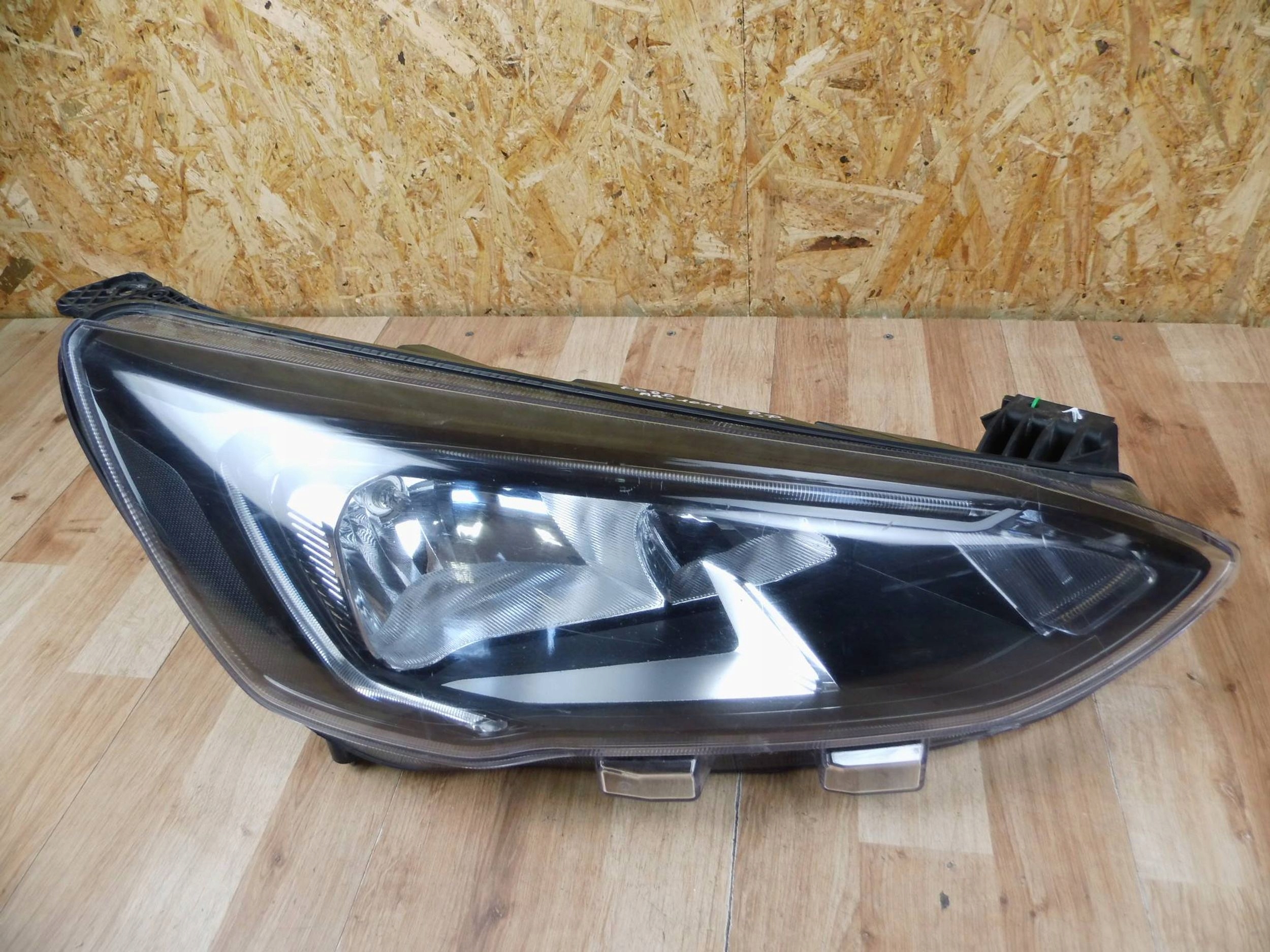 Ford Focus IV MK4 2018+ light right front front right JX7B13W029CE