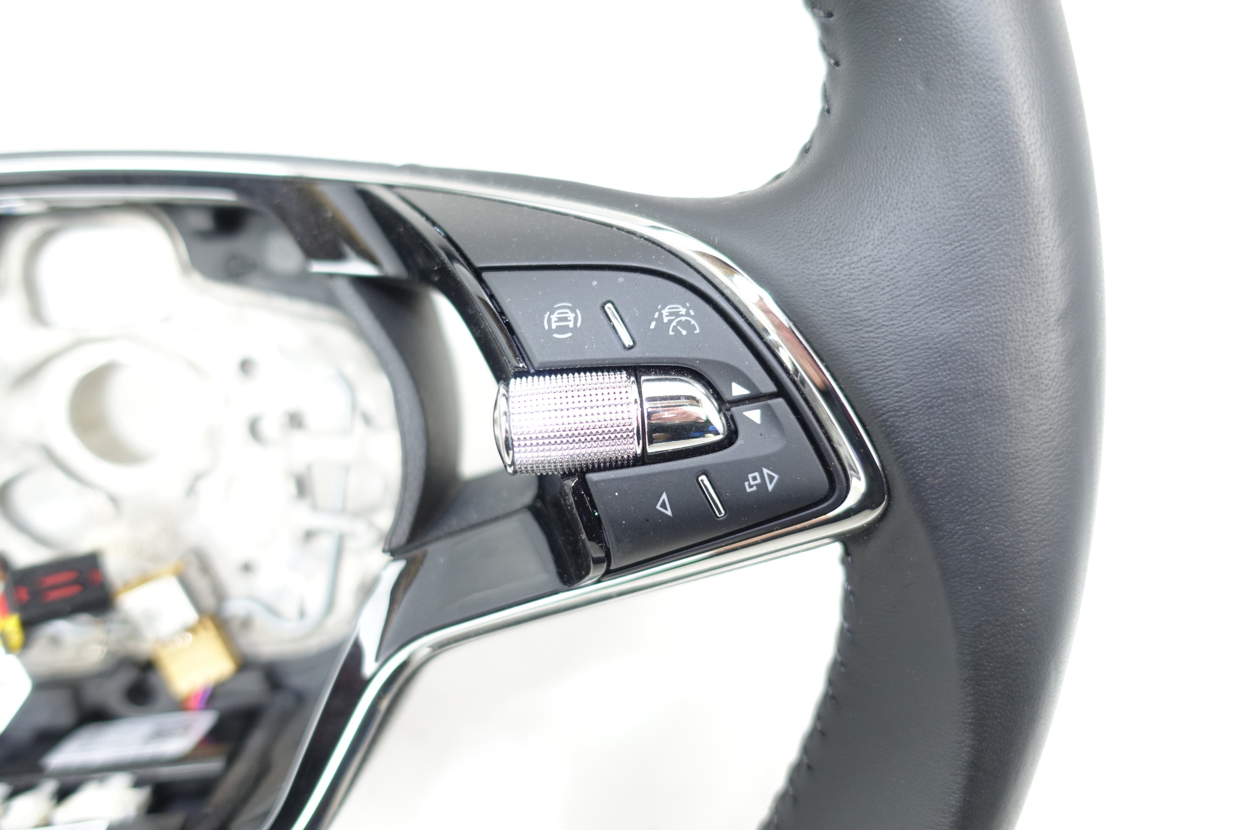 lenkrad MULTIFUNKCYJNA SKODA OCTAVIA IV 4 5E3