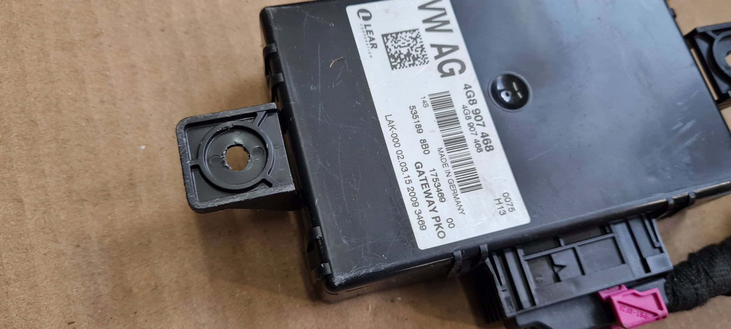S6 C7 4G A6 LIFT module control unit GATEWAY connecting spoiler 4G8907468 A7 4G S7