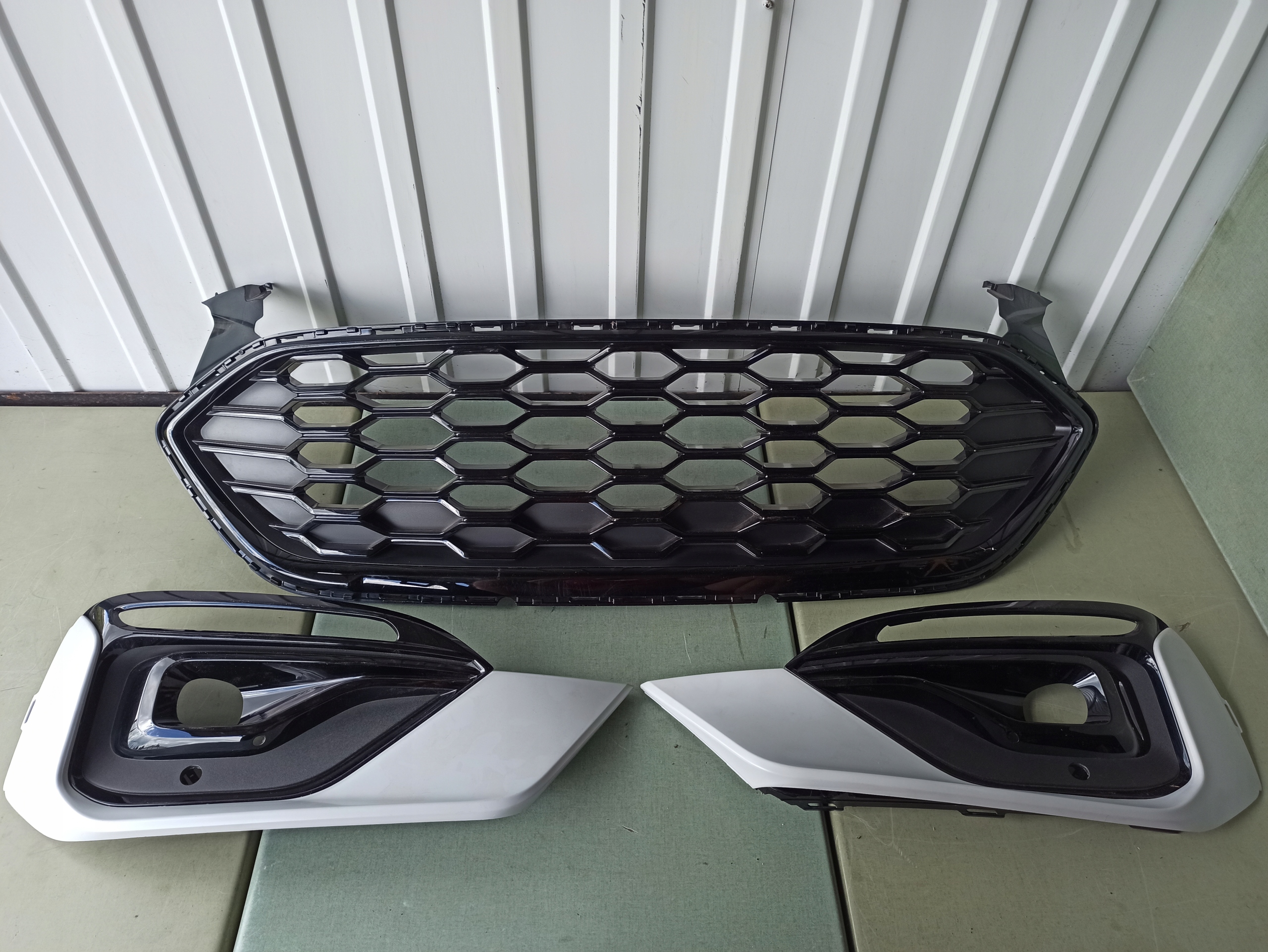 GRILL KRATKI KMP FORD MONDEO MK5 FUSION JS7B8200C