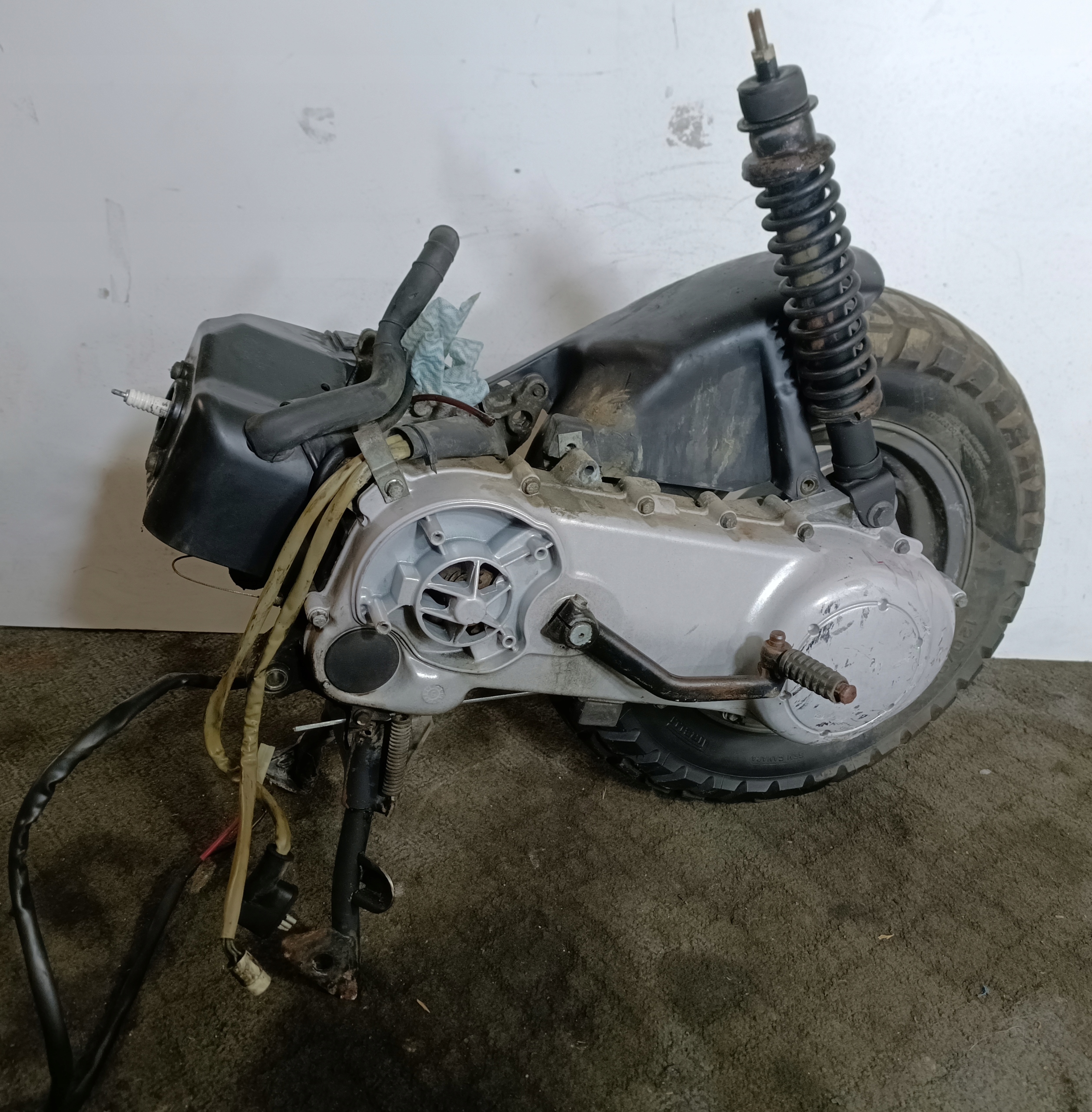 Piaggio TPH 50 2T TYPHOON - SILNIK PRZEKŁADNIA DEKIEL ISKROWNIK KOŁO NAPĘD