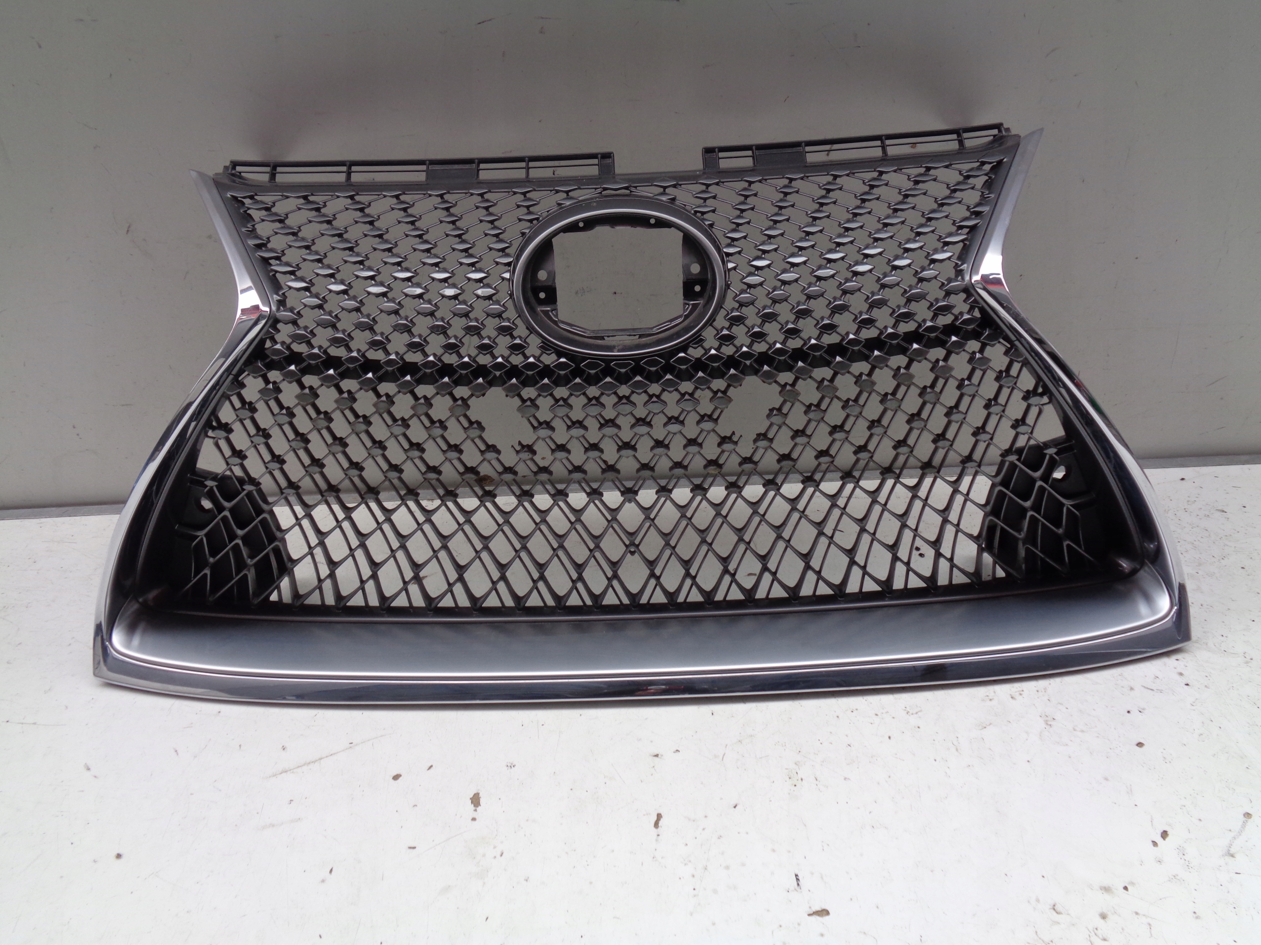 ATRAPA GRILL LEXUS LC500