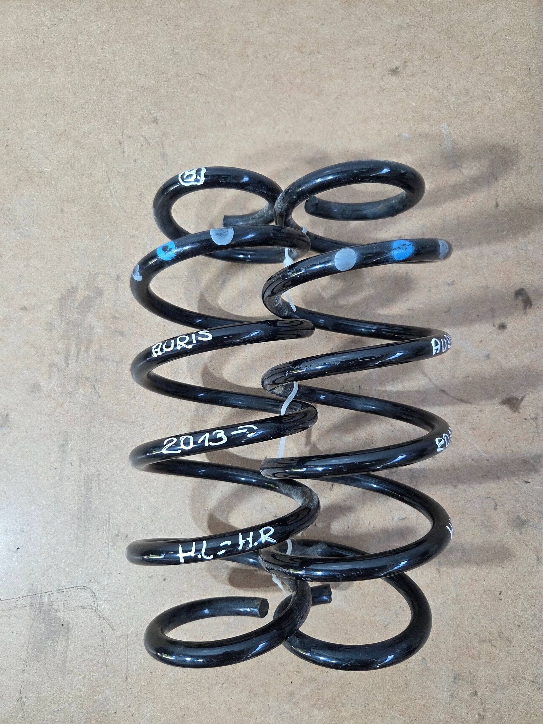 Toyota Auris E18 Hatchback springs rear. (8)
