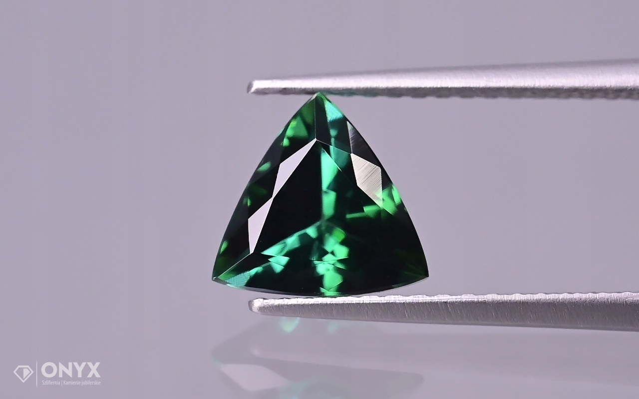Turmalín Verdelit fazetovaný trilion 7,5x7 mm