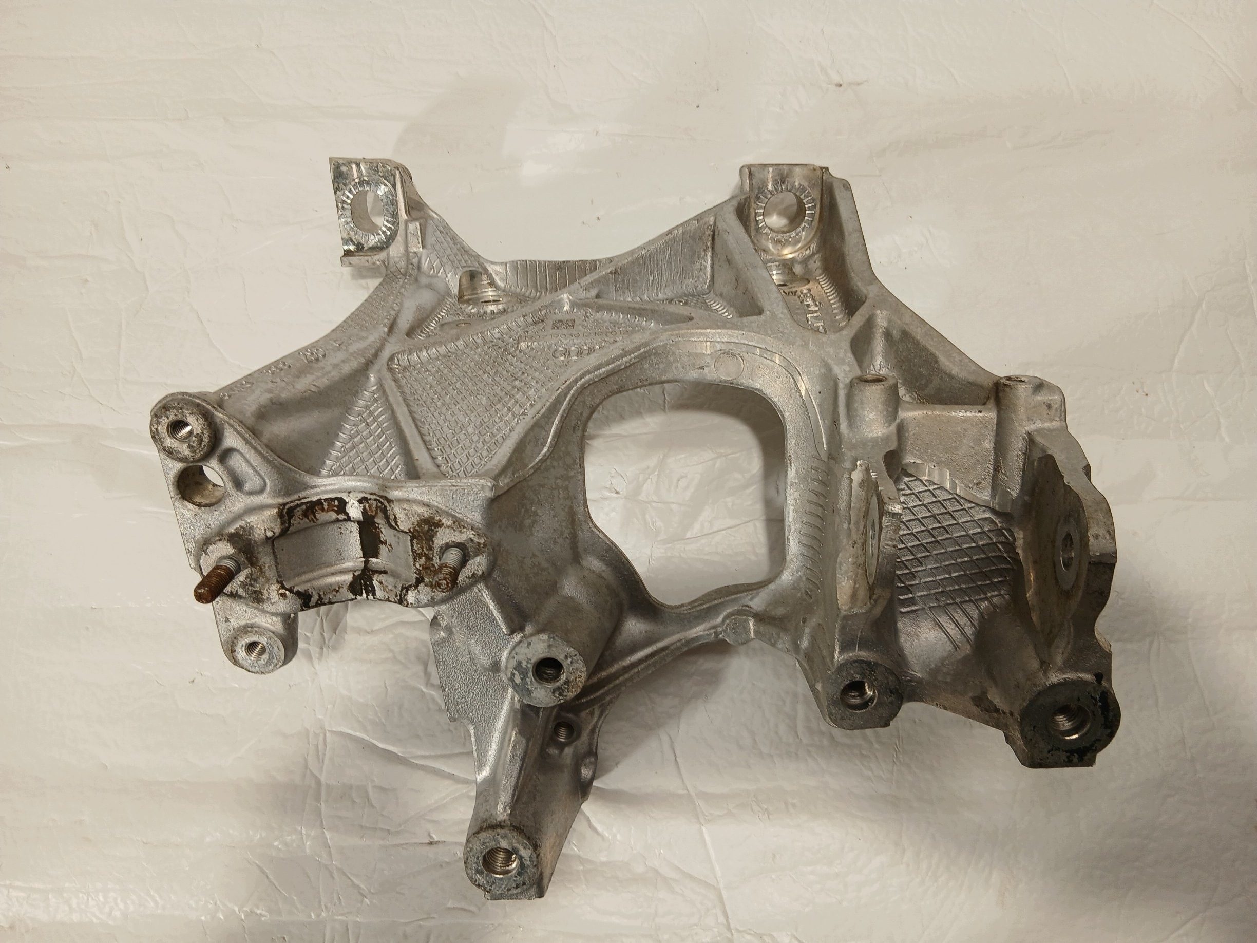 AUDI A4 B9 LIFT support holder of the engine left front 8W0399295E