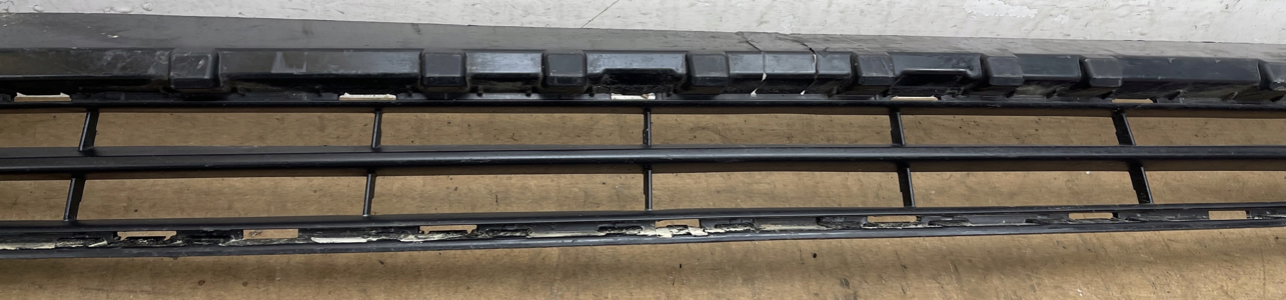 SKODA KAROQ 2017- grid grille of a bumper front central 57A853677E