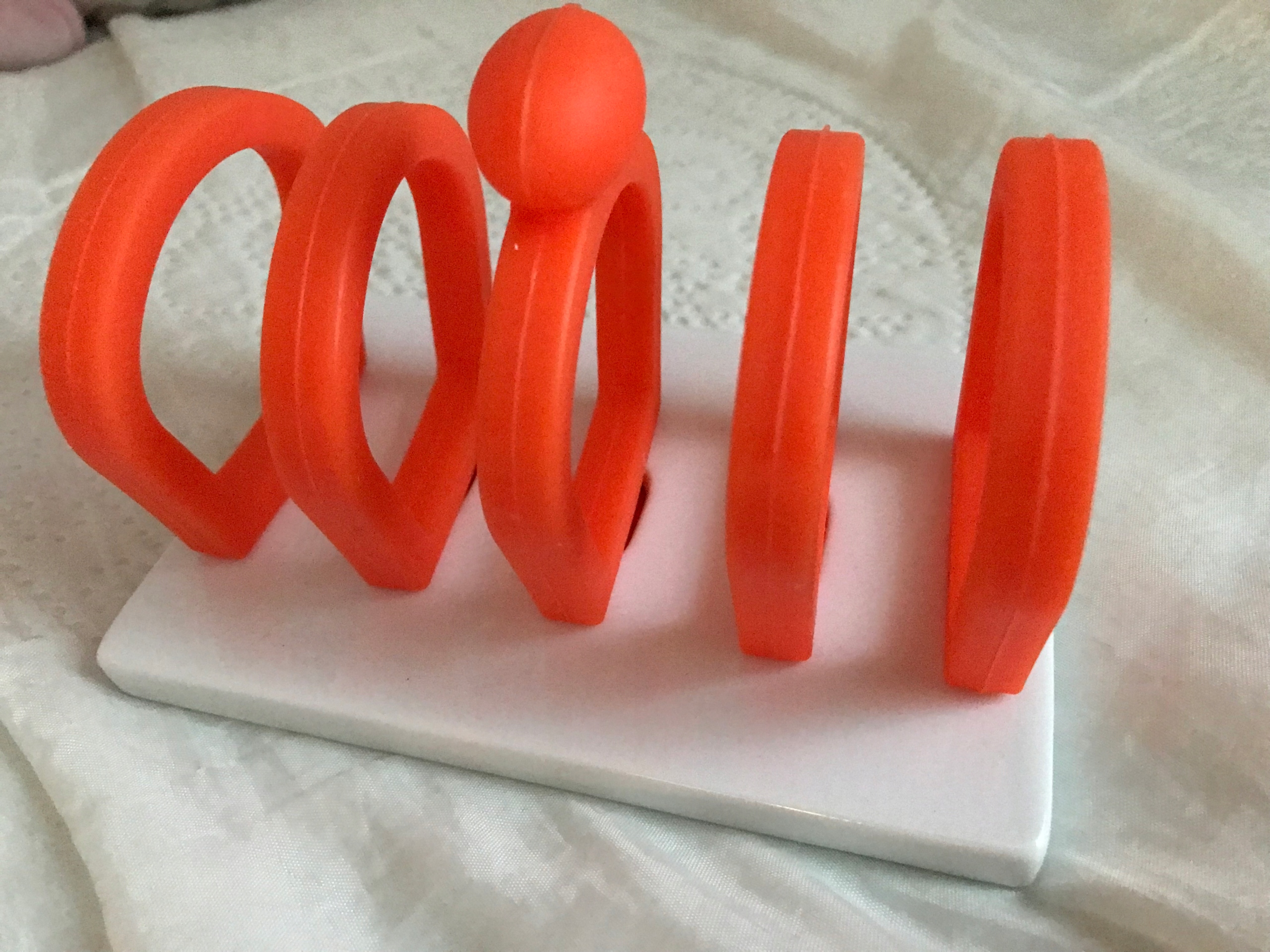 Villa Italia SUNNY STOJAK NA TOSTY PORCELANA+SILIK Kolor biały odcienie pomarańczowego