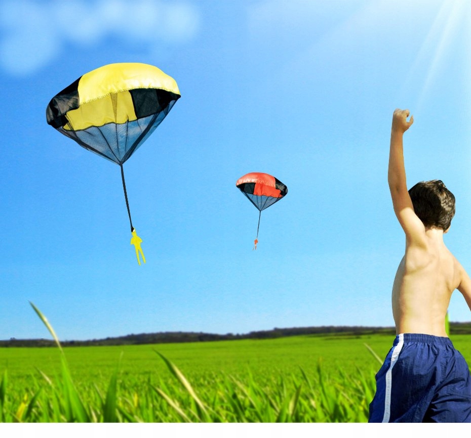 DUŻY SPADOCHRONIARZ LATAJĄCY SPADOCHRON FIGURKA Wiek dziecka 5 lat +