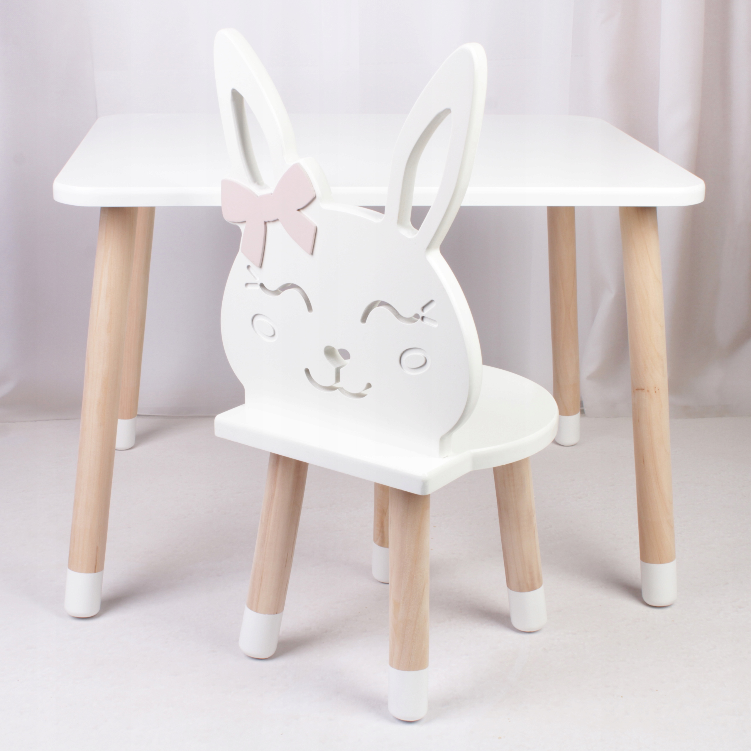 Zestaw Mebli Królik, stół z jednym krzesłem Marka inna