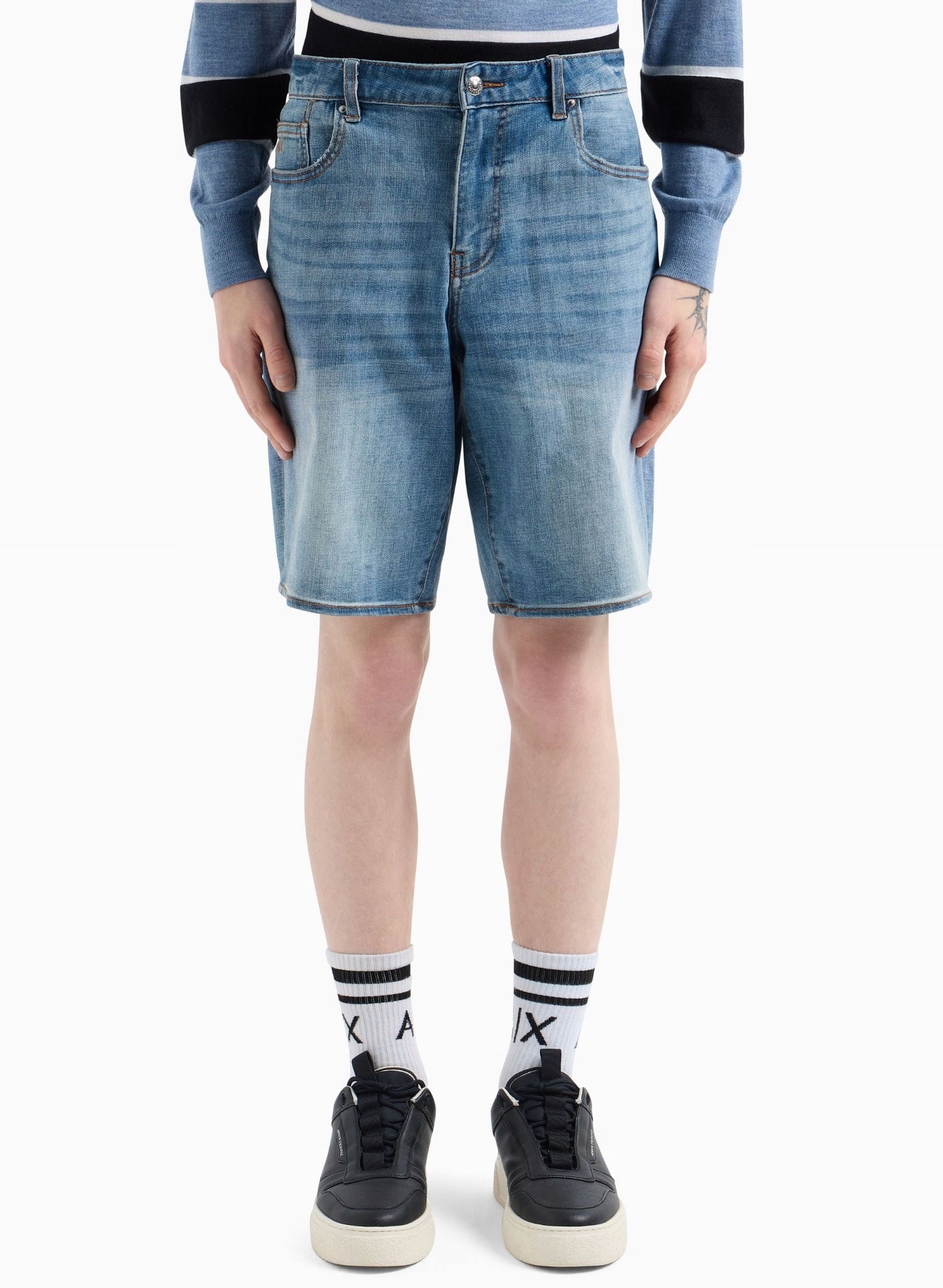 Kraťasy kraťasy Armani Exchange XM000073 AF13331 modré Pants: 33