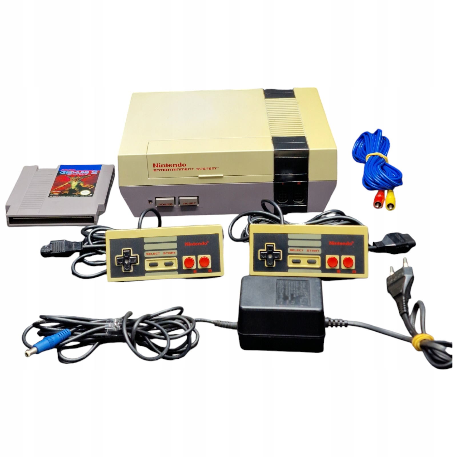 Retro Konsola NINTENDO ENTERTAINMENT SYSTEM / Zestaw 2 pady i Gremlins 2 Wersja konsoli NES (Europa i USA)
