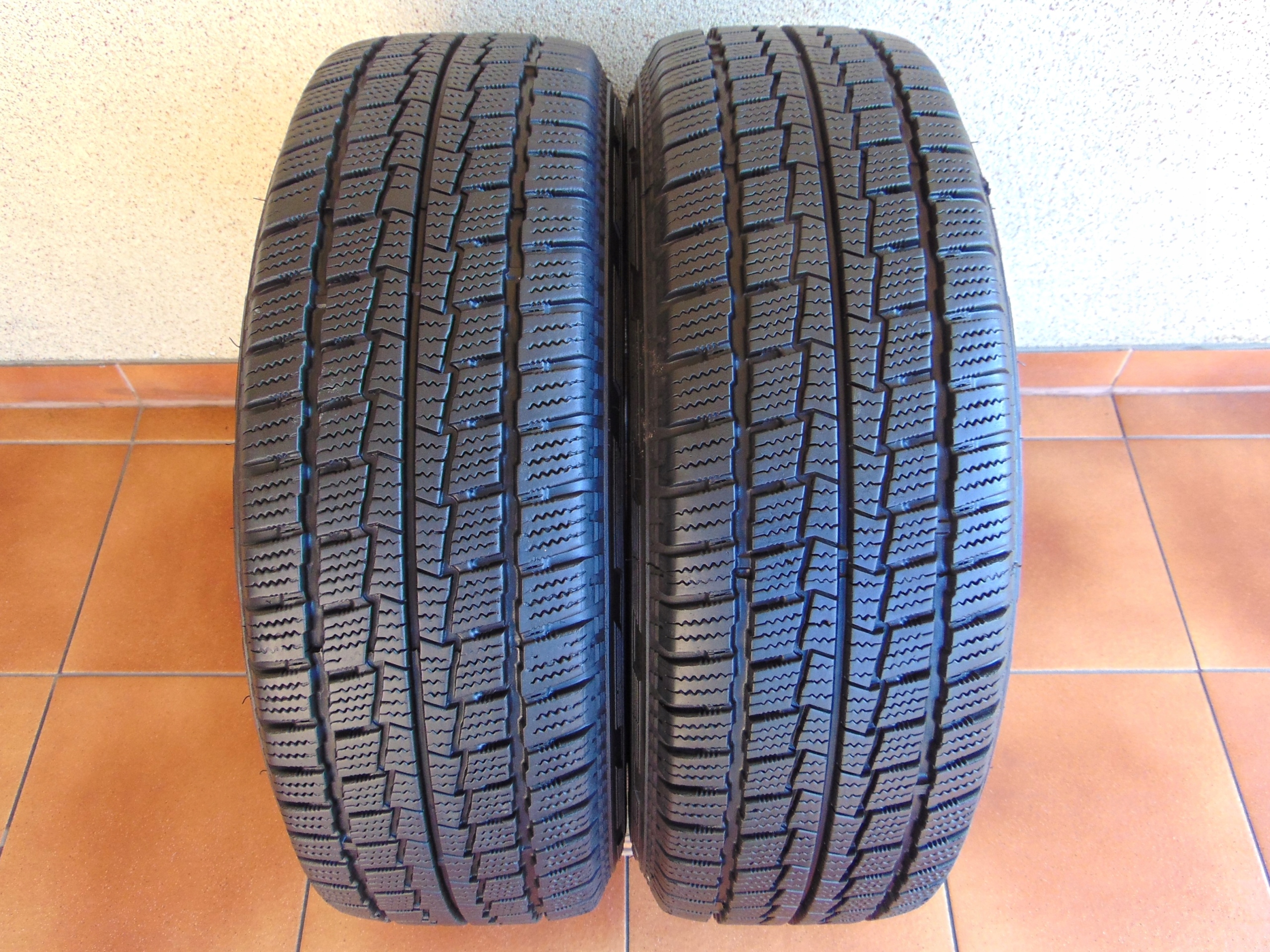 OPONY ZIMOWE 215/65 R16C HANKOOK WINTER RW06 8,2mm 2szt.