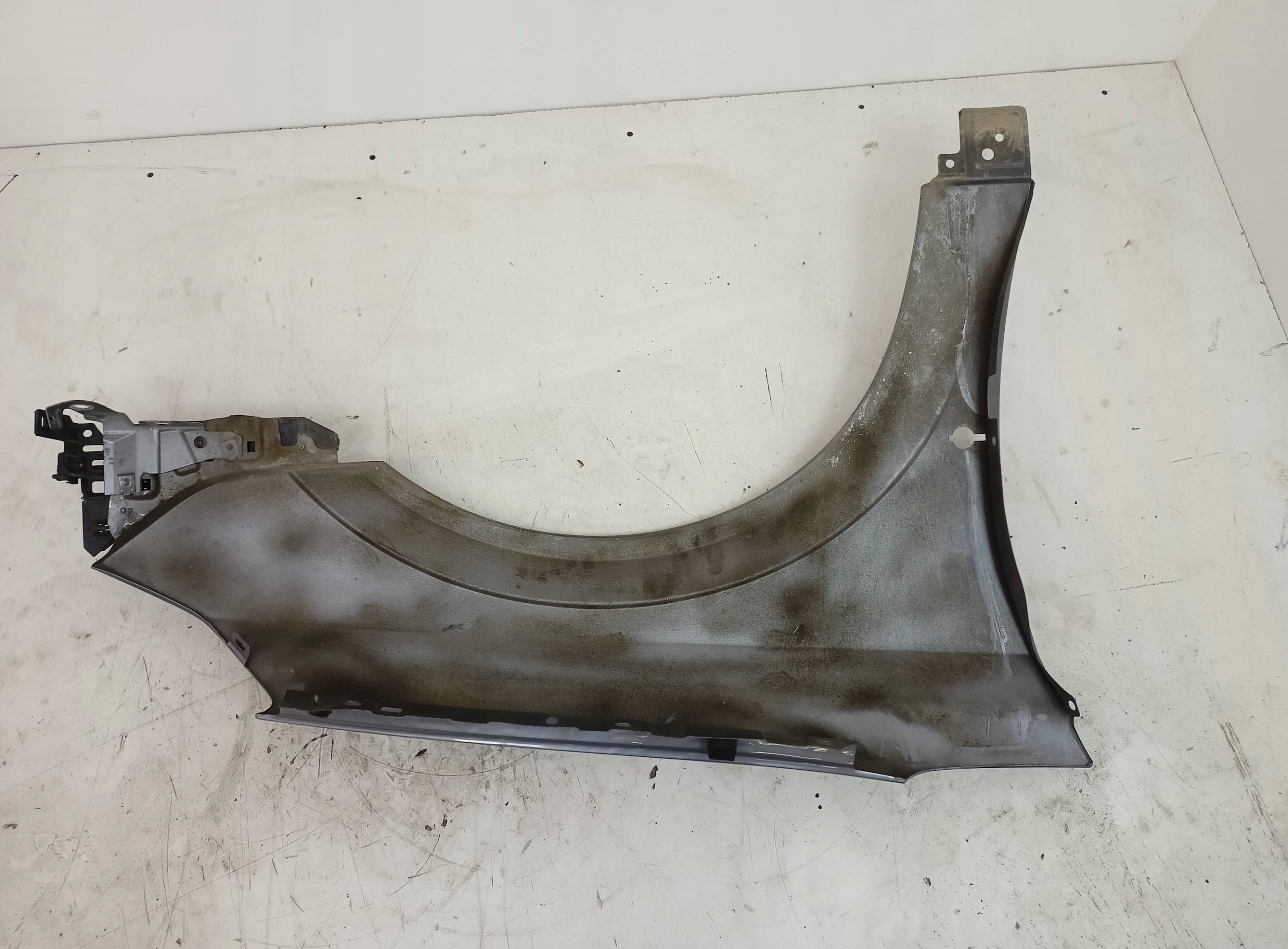 BŁOTNIK LEWY PRZEDNI OPEL VECTRA 1.9 CDTI