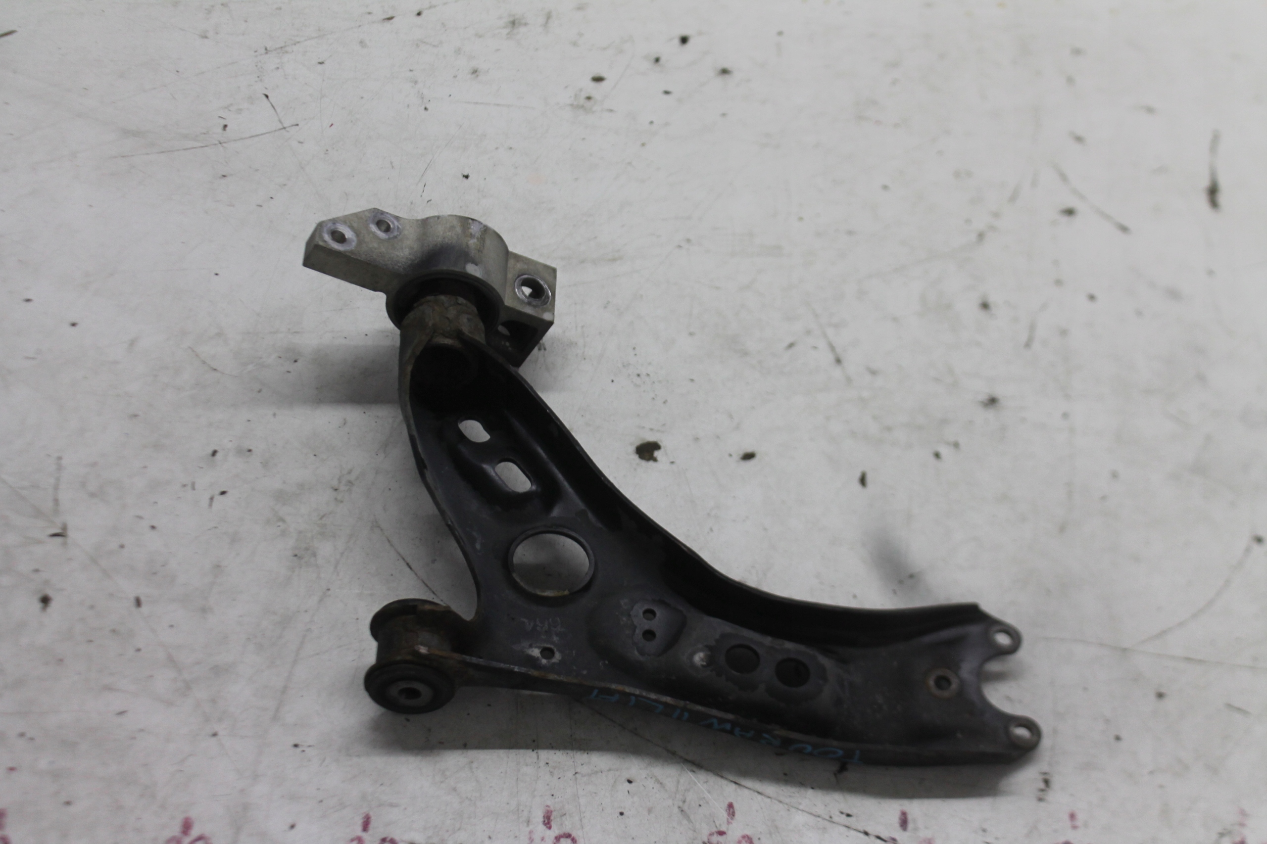 arm right front front 1K0407166C VW TOURAN and LIFT 10-15