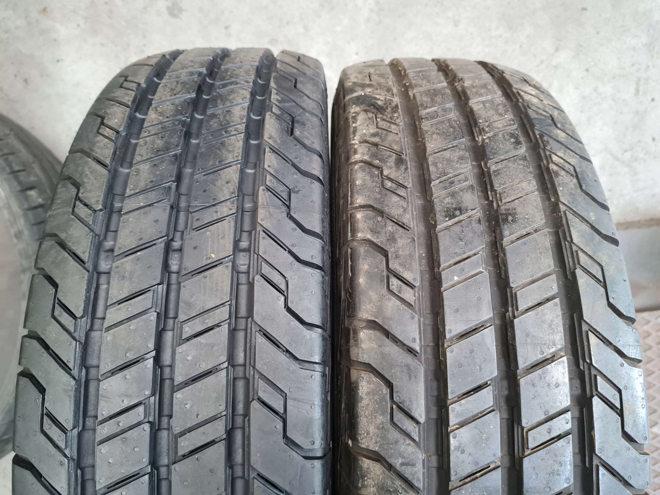 2x Continental VanContact 100 205/75R16C Novinka 2021