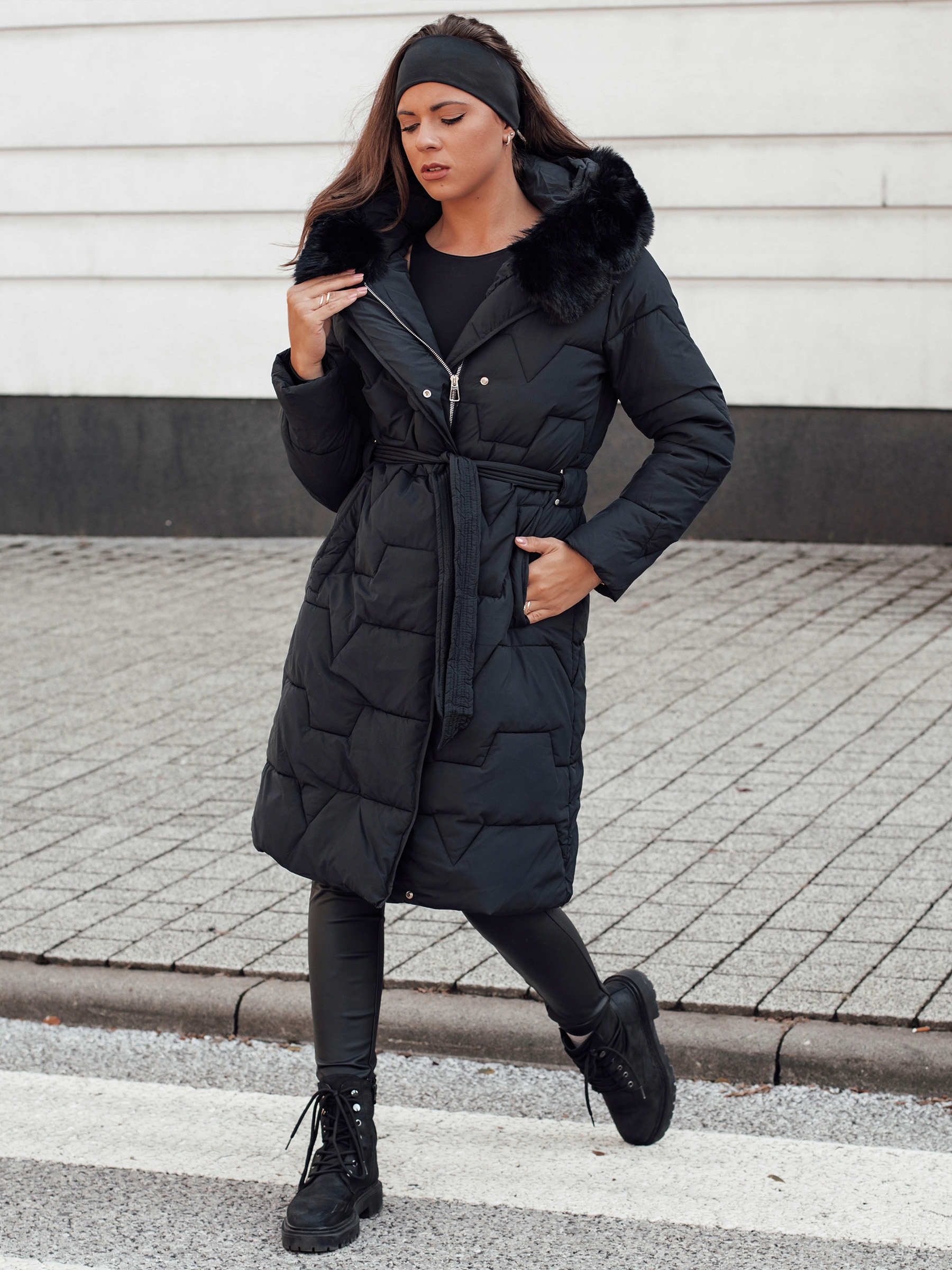 PIKOWANA DAMSKA ZIMOWA KURTKA/PŁASZCZ Z KAPTUREM CZARNA ty4613 - L Rozmiar L