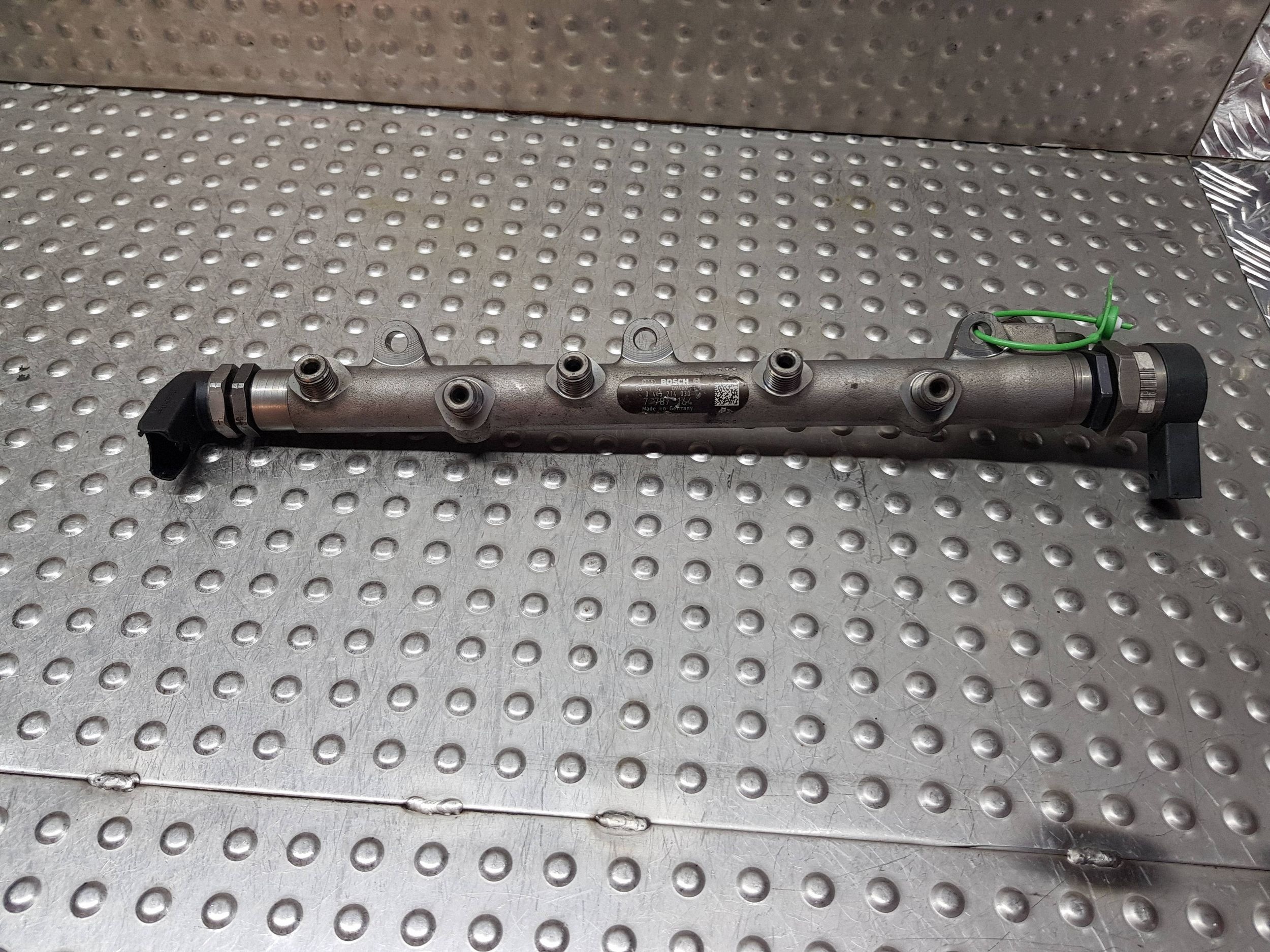 Kraftstoffverteiler Einspritzleiste Sensor 7787164 BMW E46 E90 E60 E61 E87 E91 E83 2.0 D M47
