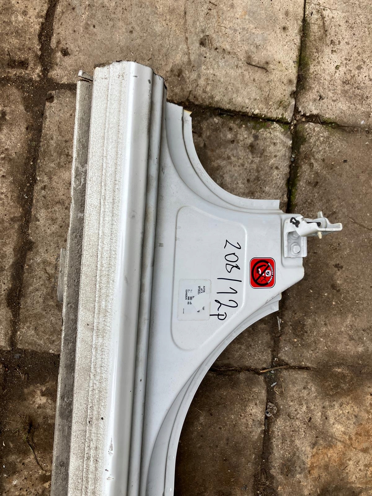 threshold right front PEUGEOT 208 and 5D