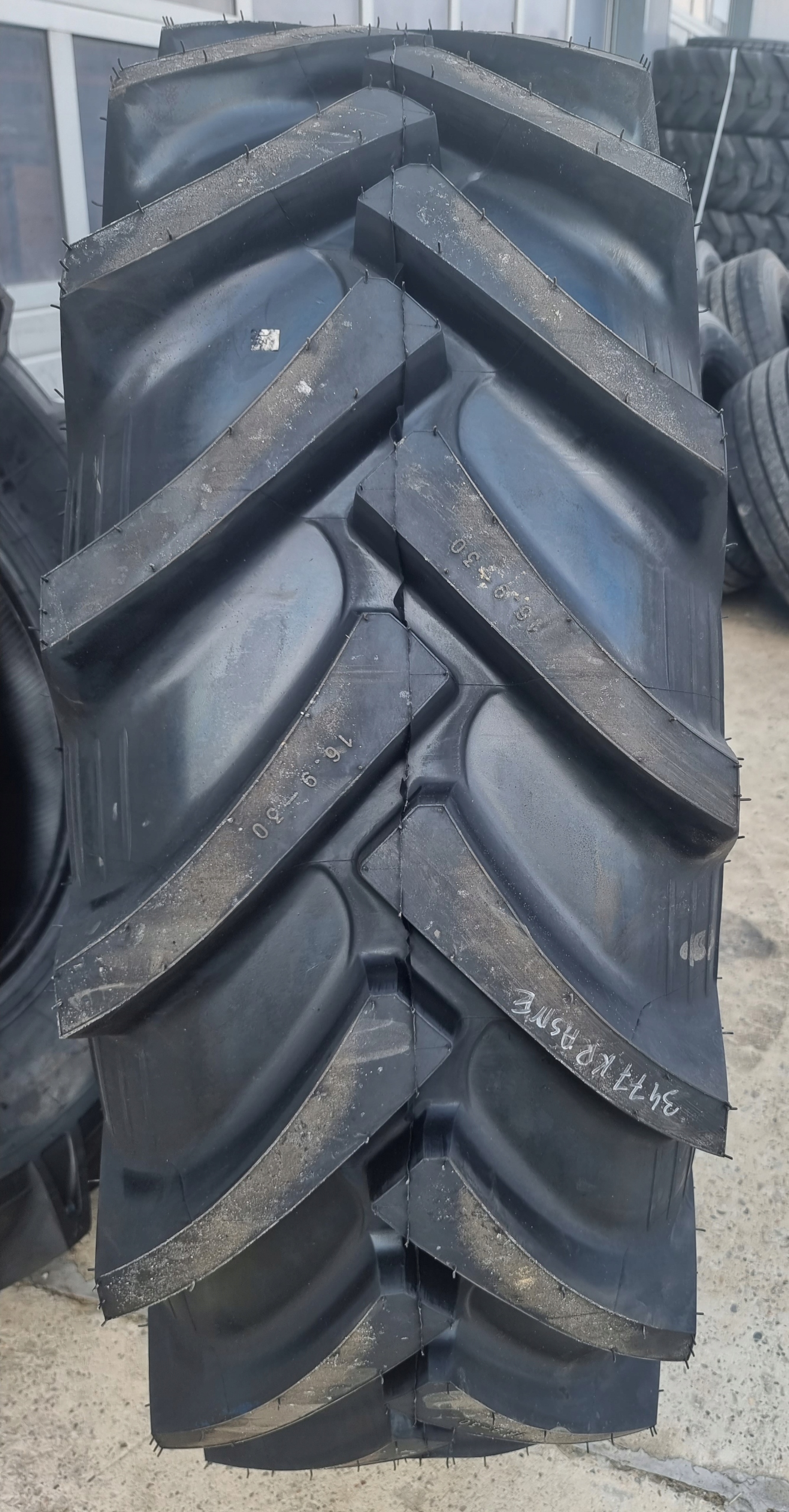 Opony NOWE 2 x 16 9 30 Trayal D2012 8PR 2 szt Producent code K16E6