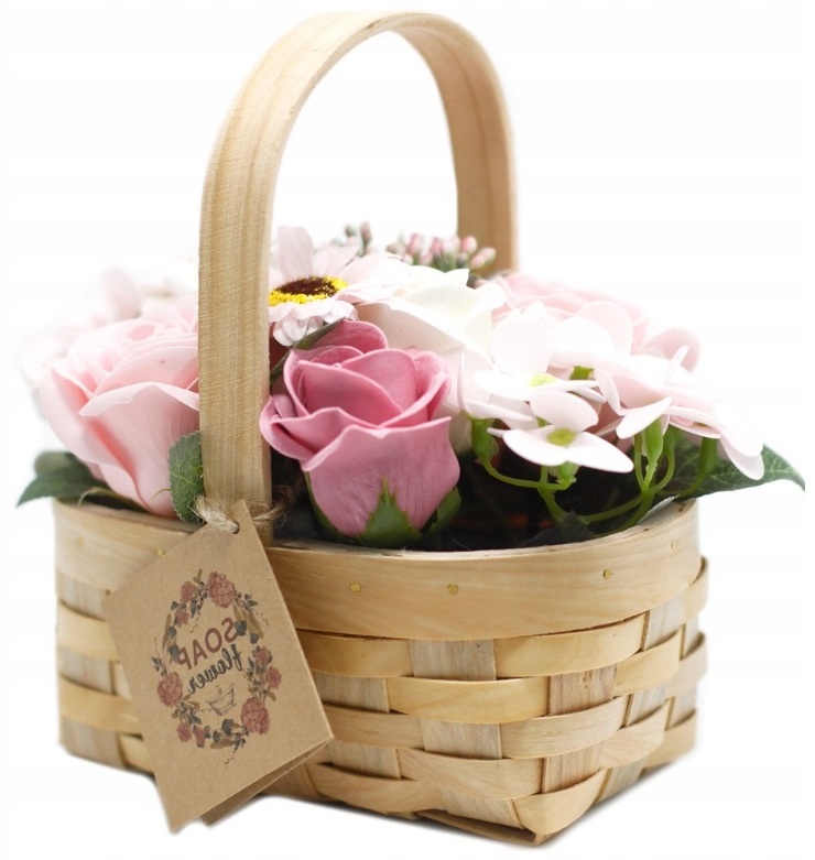 Růžová mýdlová kytice v proutěném koši