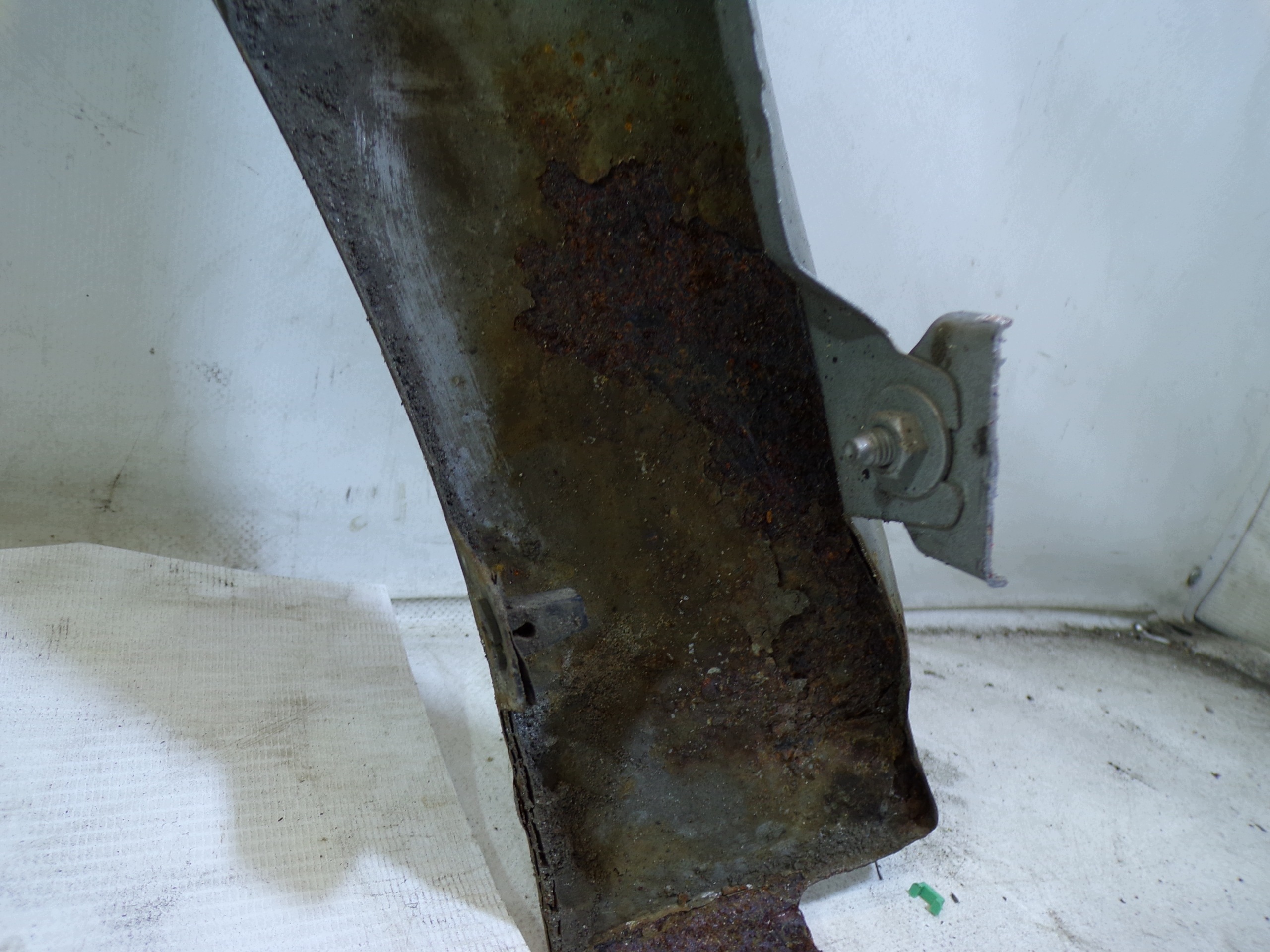 fender right front SKODA OCTAVIA 2 II colour 9202
