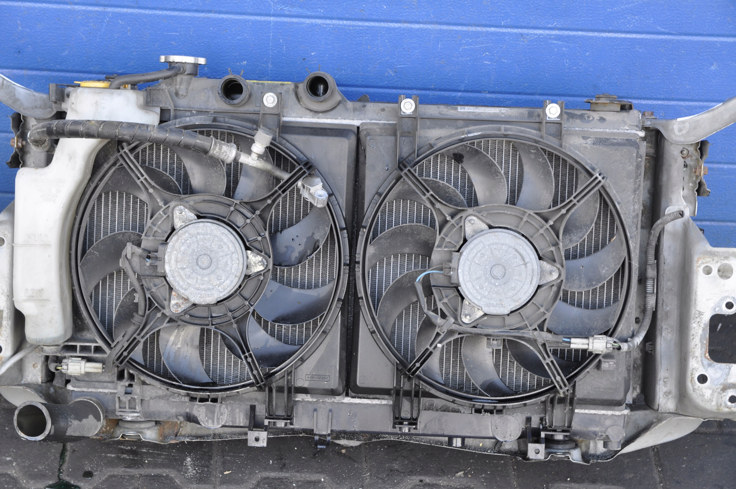 OUTBACK IV 2.0D PAS PRZEDNI CHŁODNICE KOMPLET Producent części Subaru