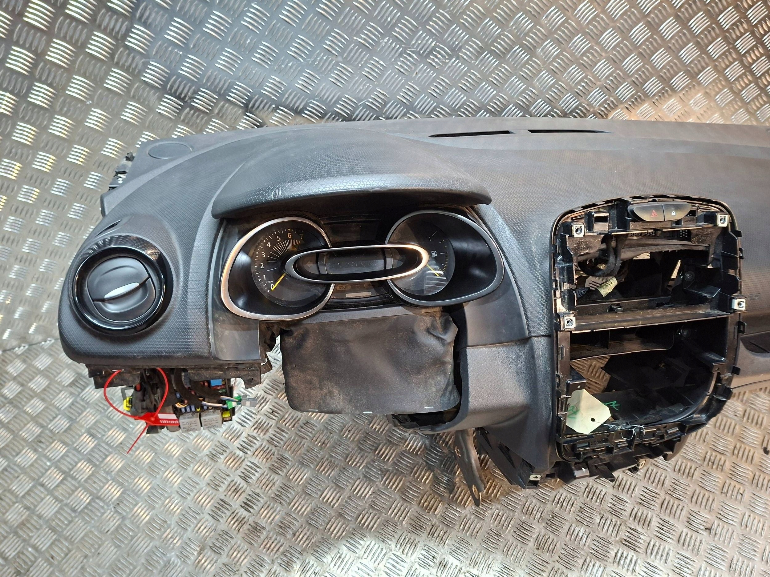 dashboard console 682007861R RENAULT CLIO IV 2012