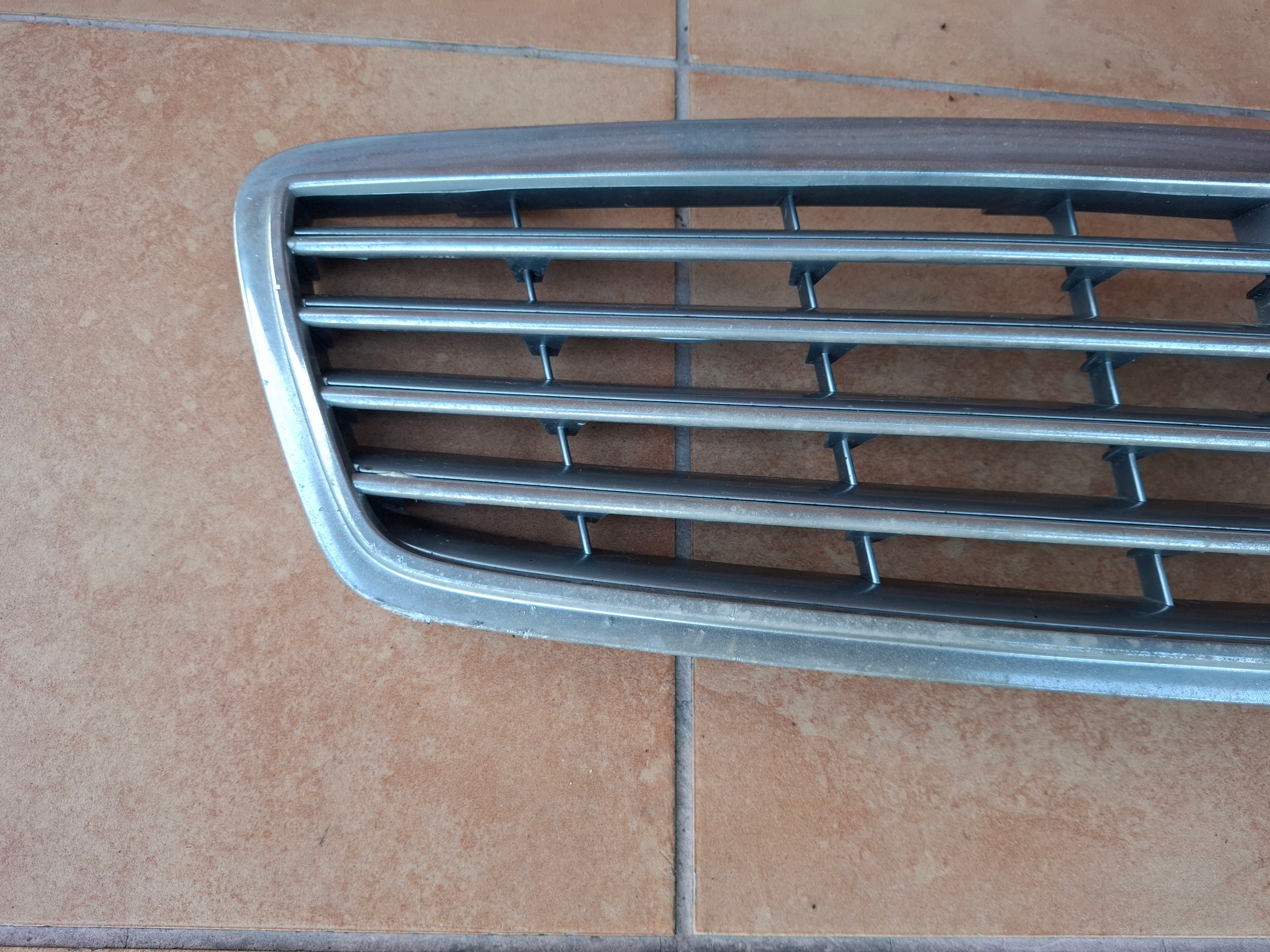 Grill Grill MERCEDES C KLASA W203 A2038800183