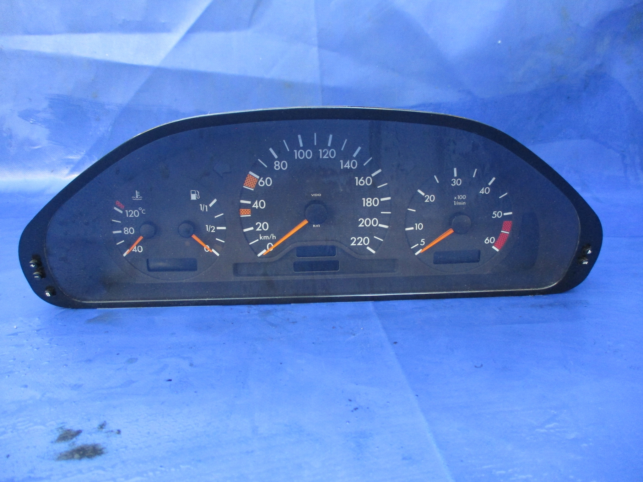 MERCEDES W202 спидометр часы 2025402148
