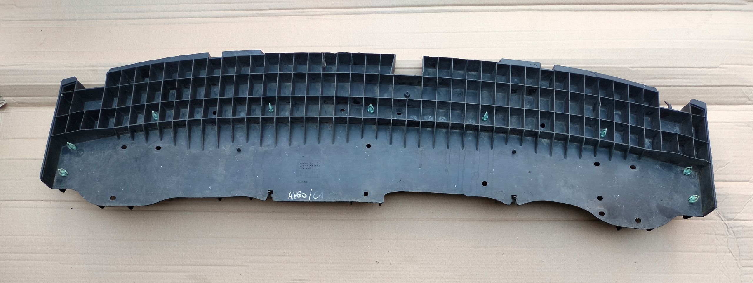 TOYOTA AYGO I CITROEN C1 PEUGEOT 107 OSŁONA PŁYTA POD ZDERZAK PRZÓD Numer katalogowy części 52618-0H010