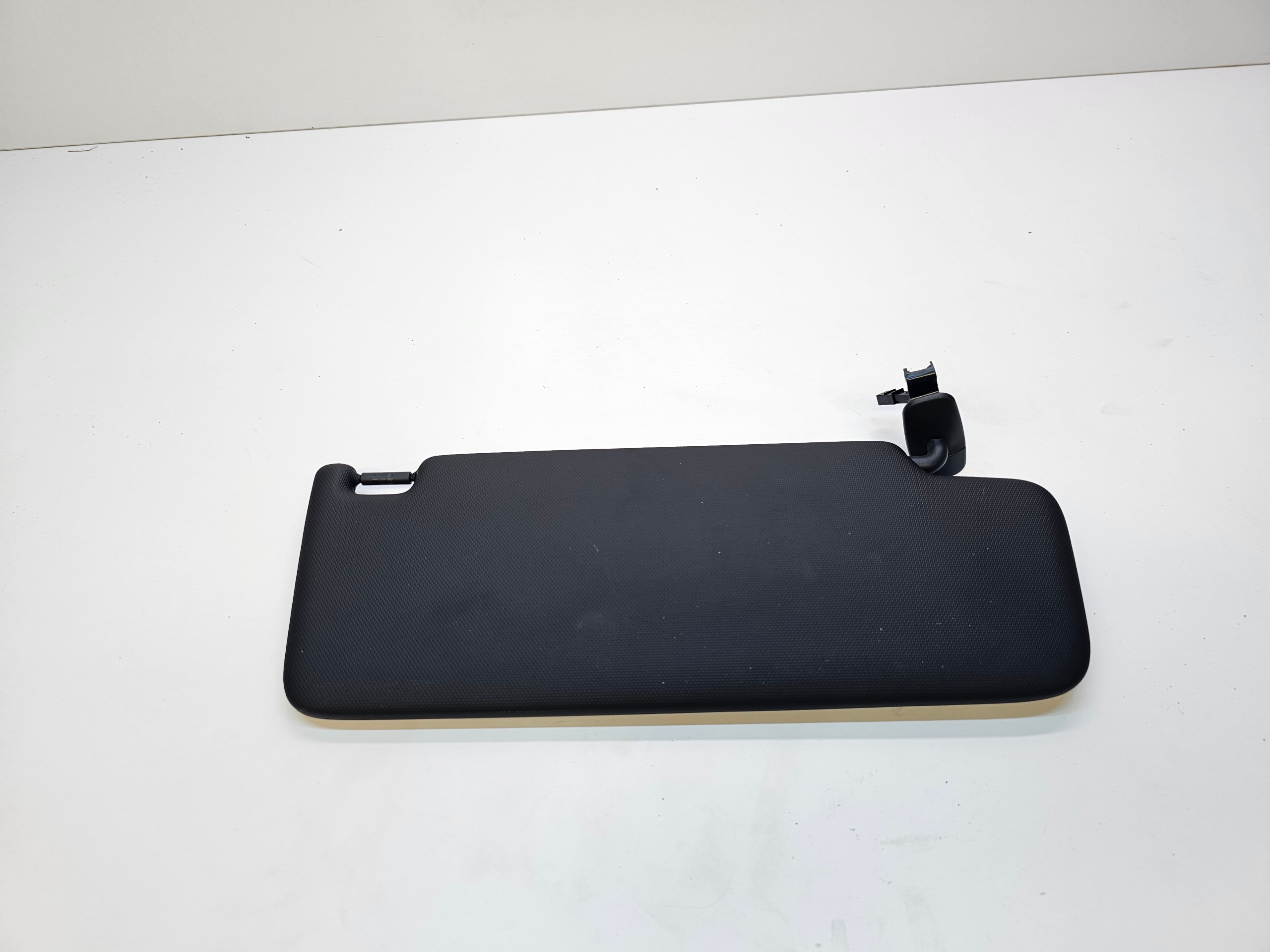 BLENDE ABDECKUNG PRZECIWSLONECZNA AUDI A4 B9 A5 8W0857551E