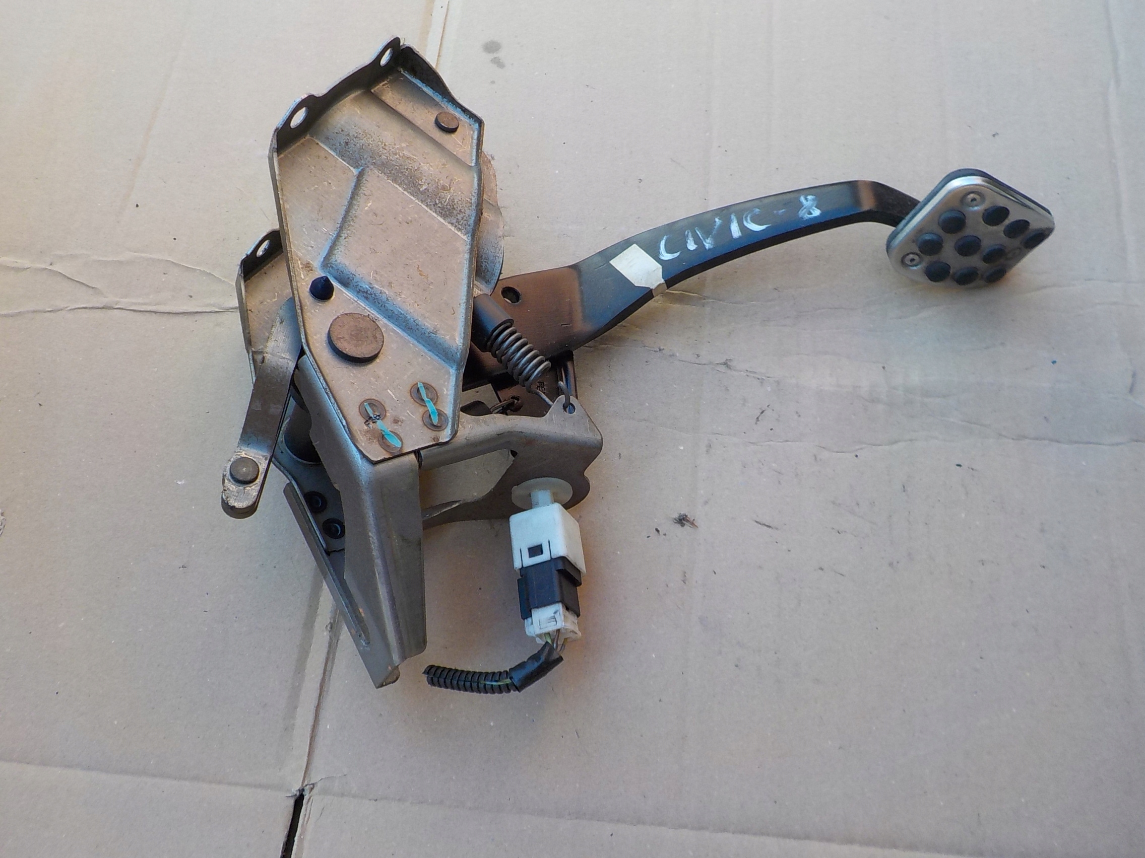 pedal bremse honda civic VIII UFO 2007r
