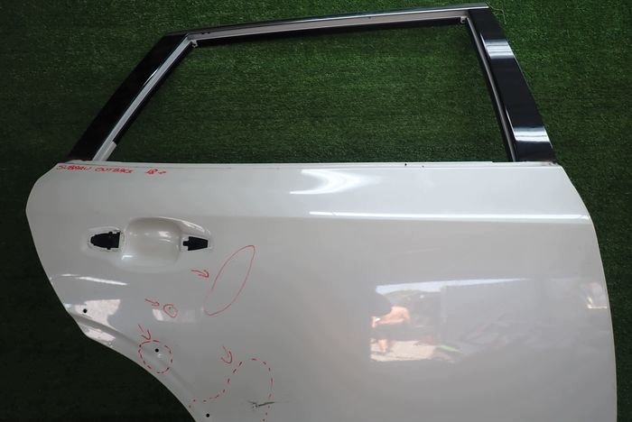 SUBARU OUTBACK 18- door right rear. rear part
