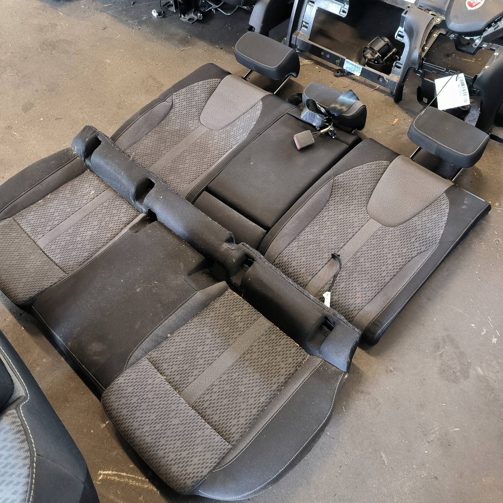 sitze KOMPLET SKODA OCTAVIA IV LIFTBACK