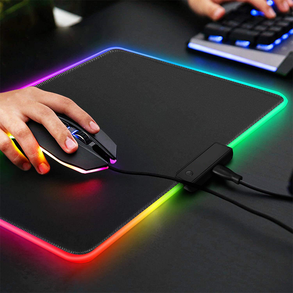 GAMINGOWA PODKŁADKA RGB PODŚWIETLANA POD MYSZ DLA GRACZY DO GRANIA 35x25 Marka Raltek