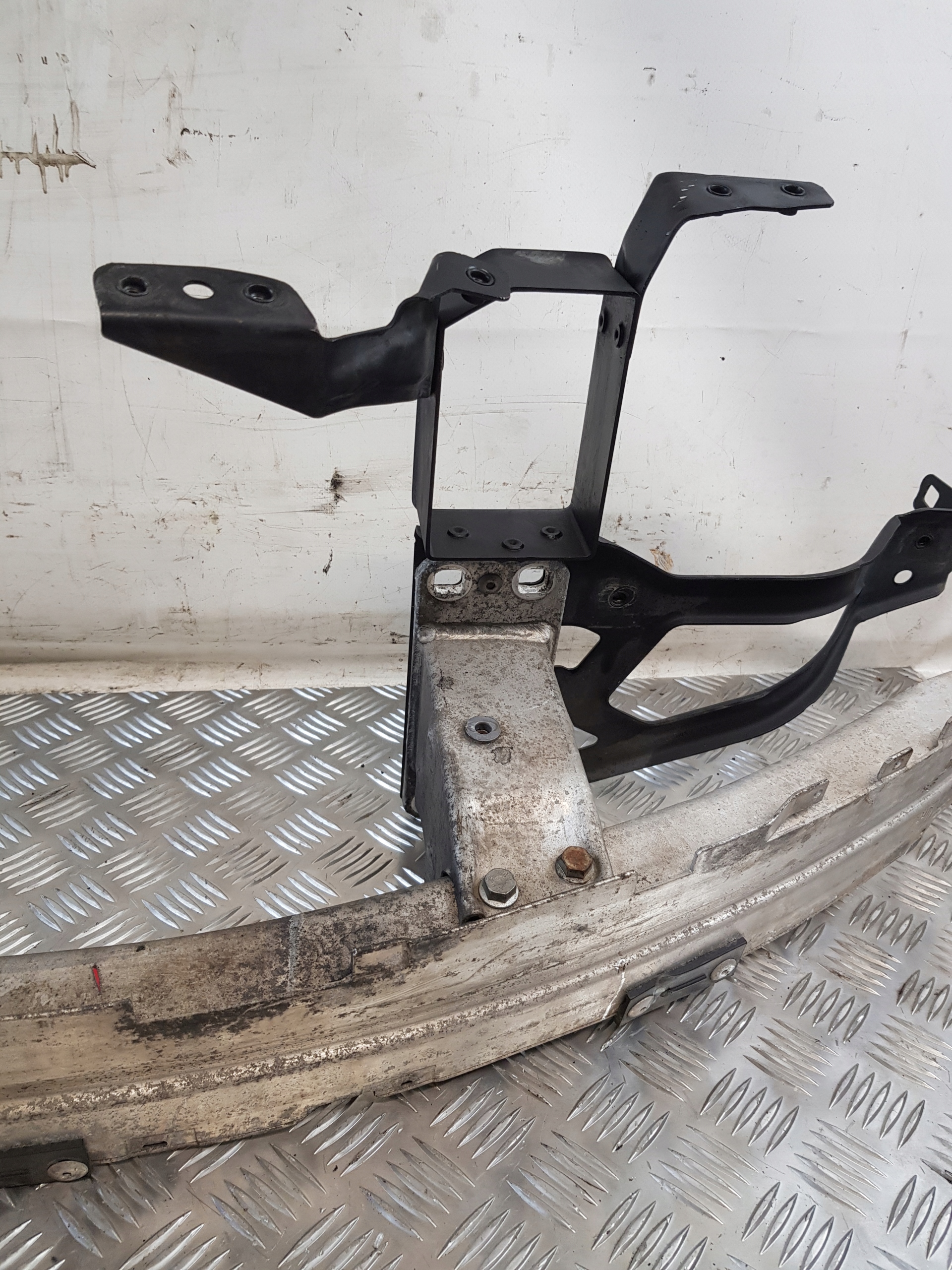 bumper support front 7148586 BMW E60 sedan 06R