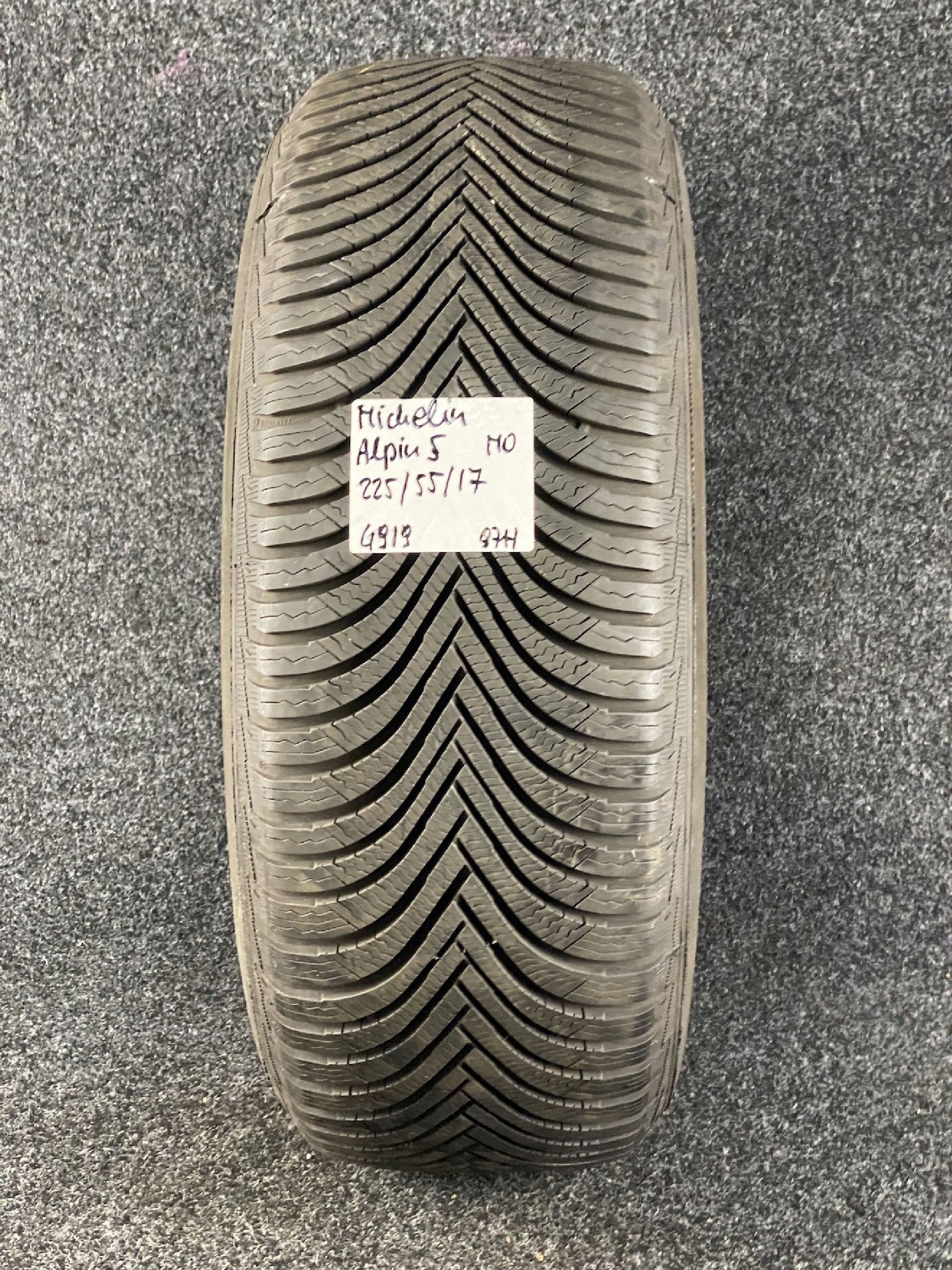 MICHELIN ALPIN 5 225/55R17 8.5mm 2019 Sezon zimowe