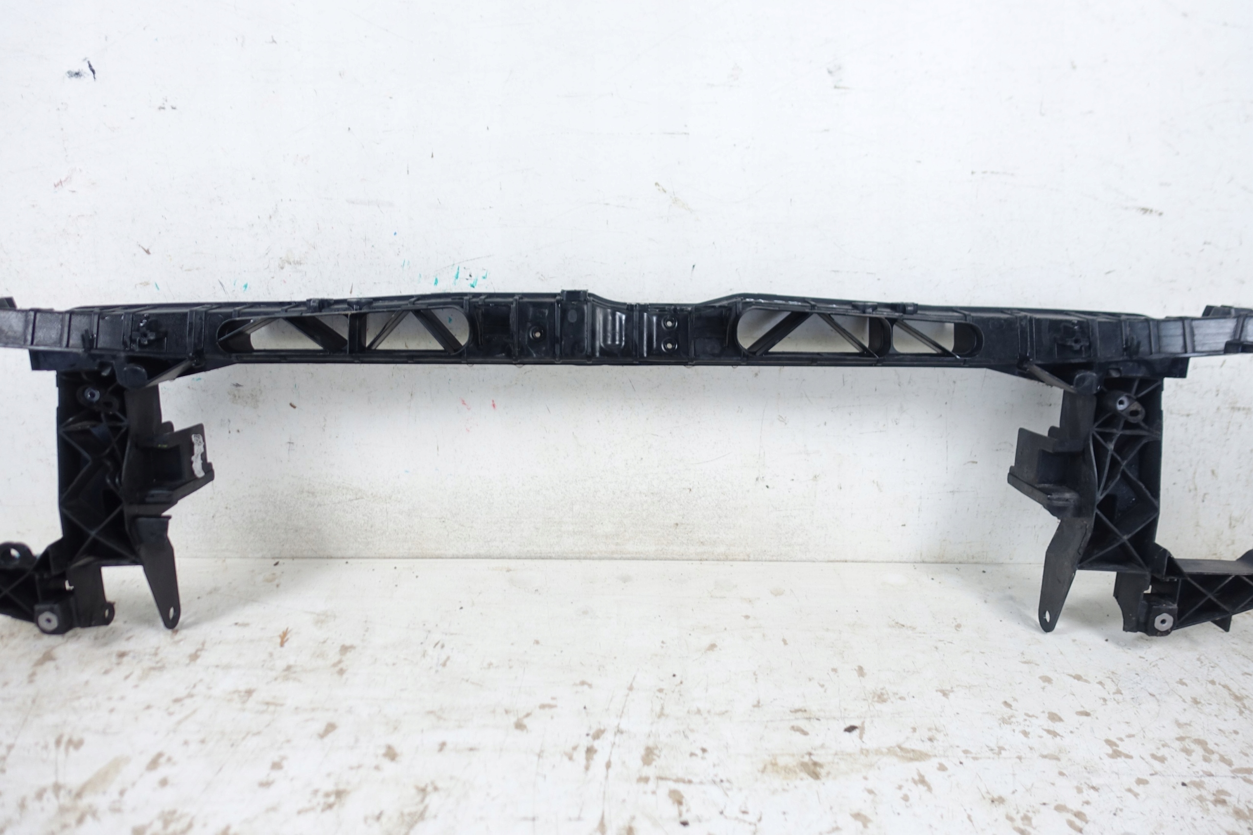 MERCEDES GLB GLA W247 bar, wall front A2476223300