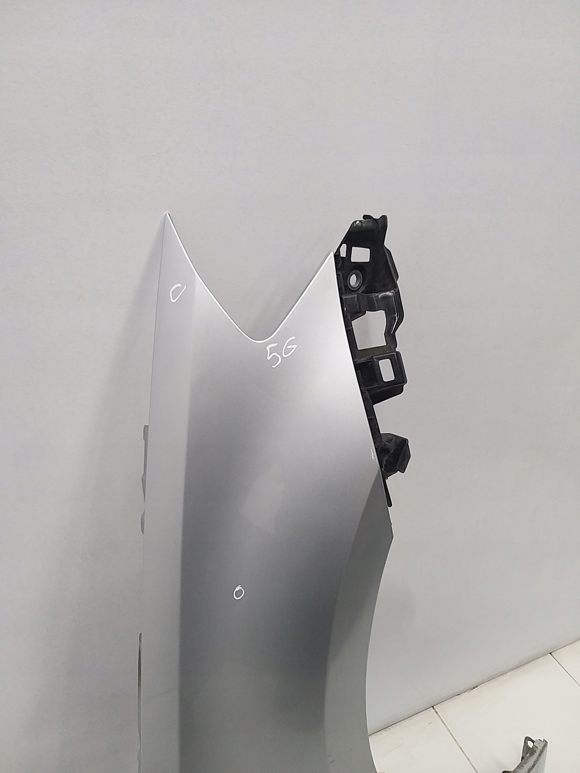 VW GOLF VII 7 12r> fender right front LA7W