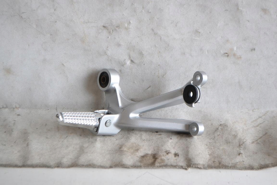 set cestujúcich R podnožka Suzuki Gsxr 600 750 96-00'