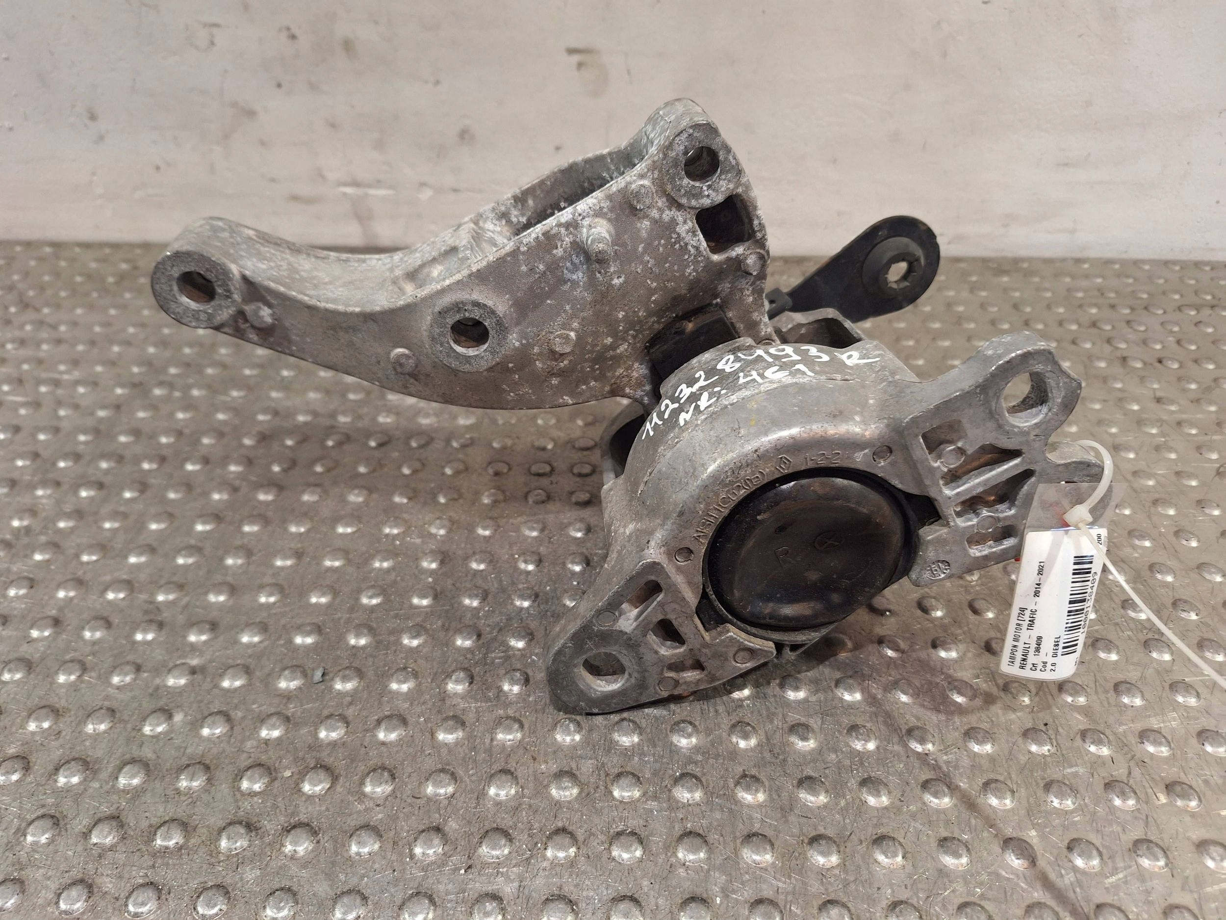 holder engine mount 112101360R RENAULT TRAFIC III VIVARO B 1.6 DCI 14