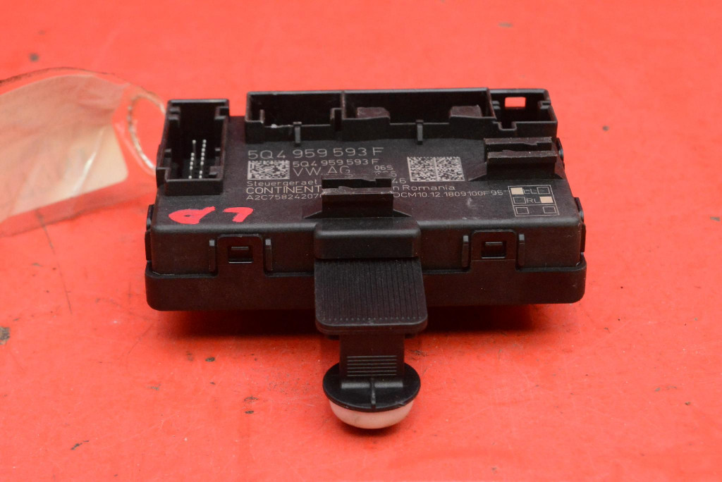 control unit module door left front 5Q4959593F SKODA OCTAVIA 3 III LIFT 17-20
