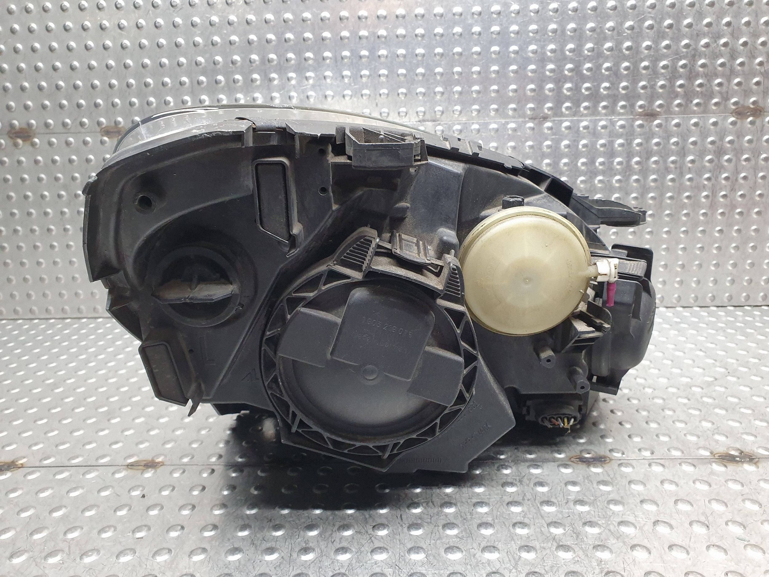 light REFLEKTOR left front lens A1698201761 B-KLASA MERCEDES W245 EU