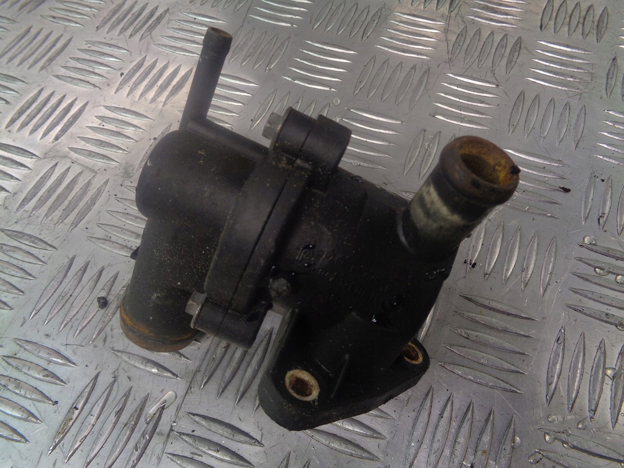 OBUDOWA TERMOSTATU SKODA FABIA 1.4