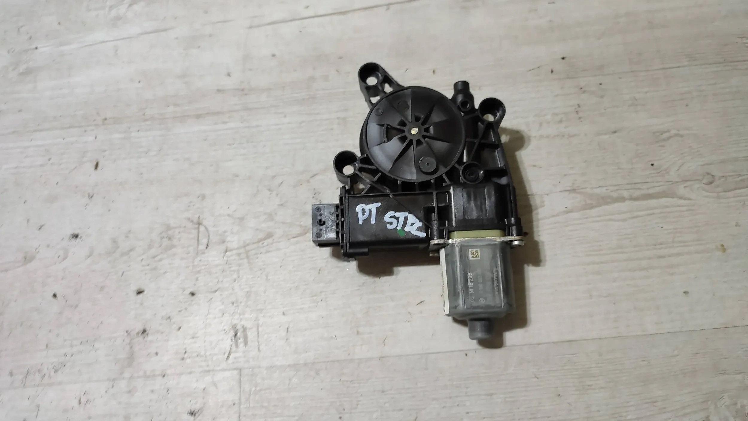Alfa Romeo Stelvio 2021 mini motor windows right rear part